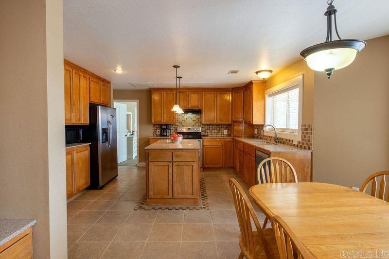 108  Deer Ridge Dr.  Searcy, AR