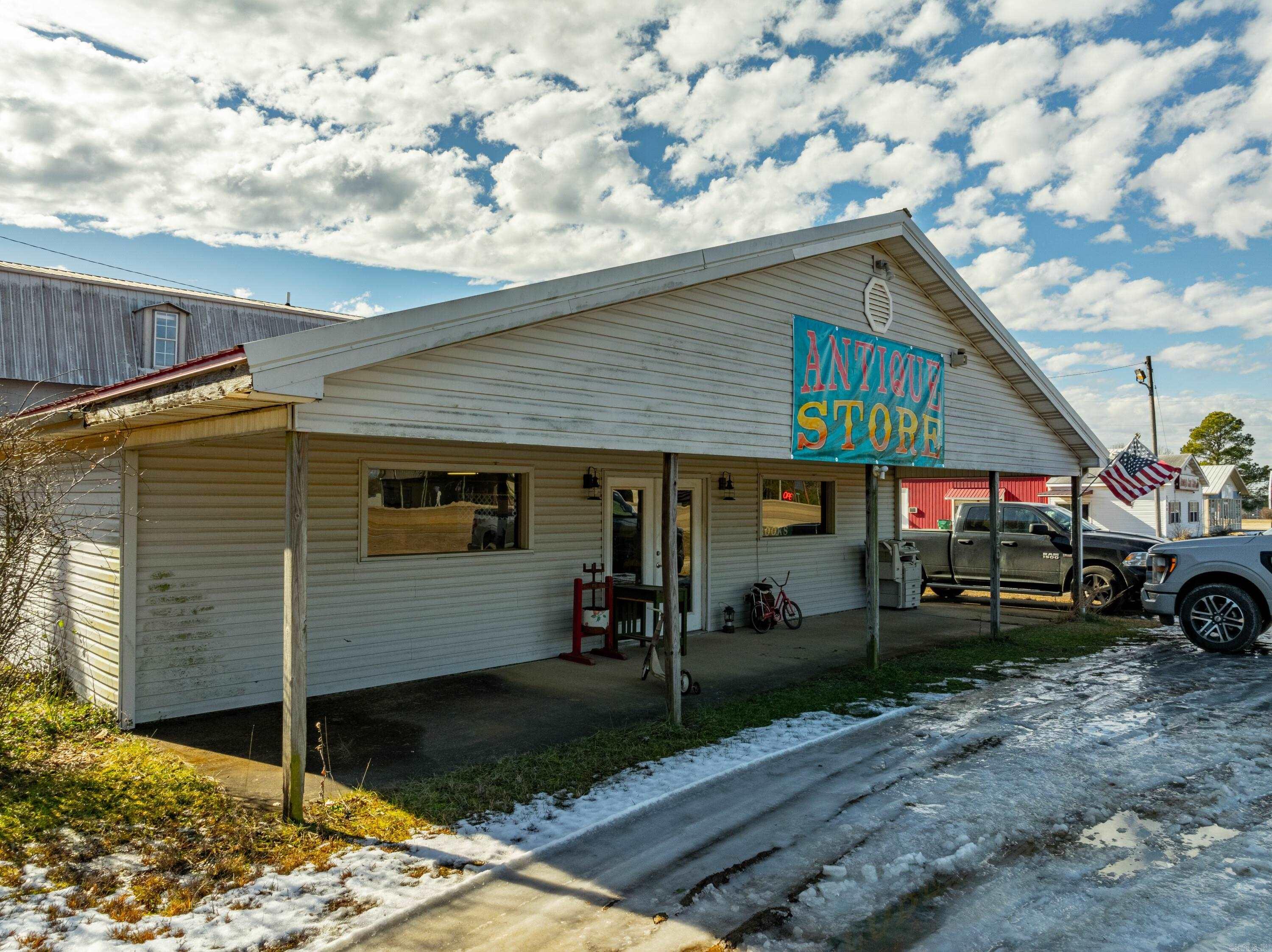 1366  Hwy 62/412  Highland, AR