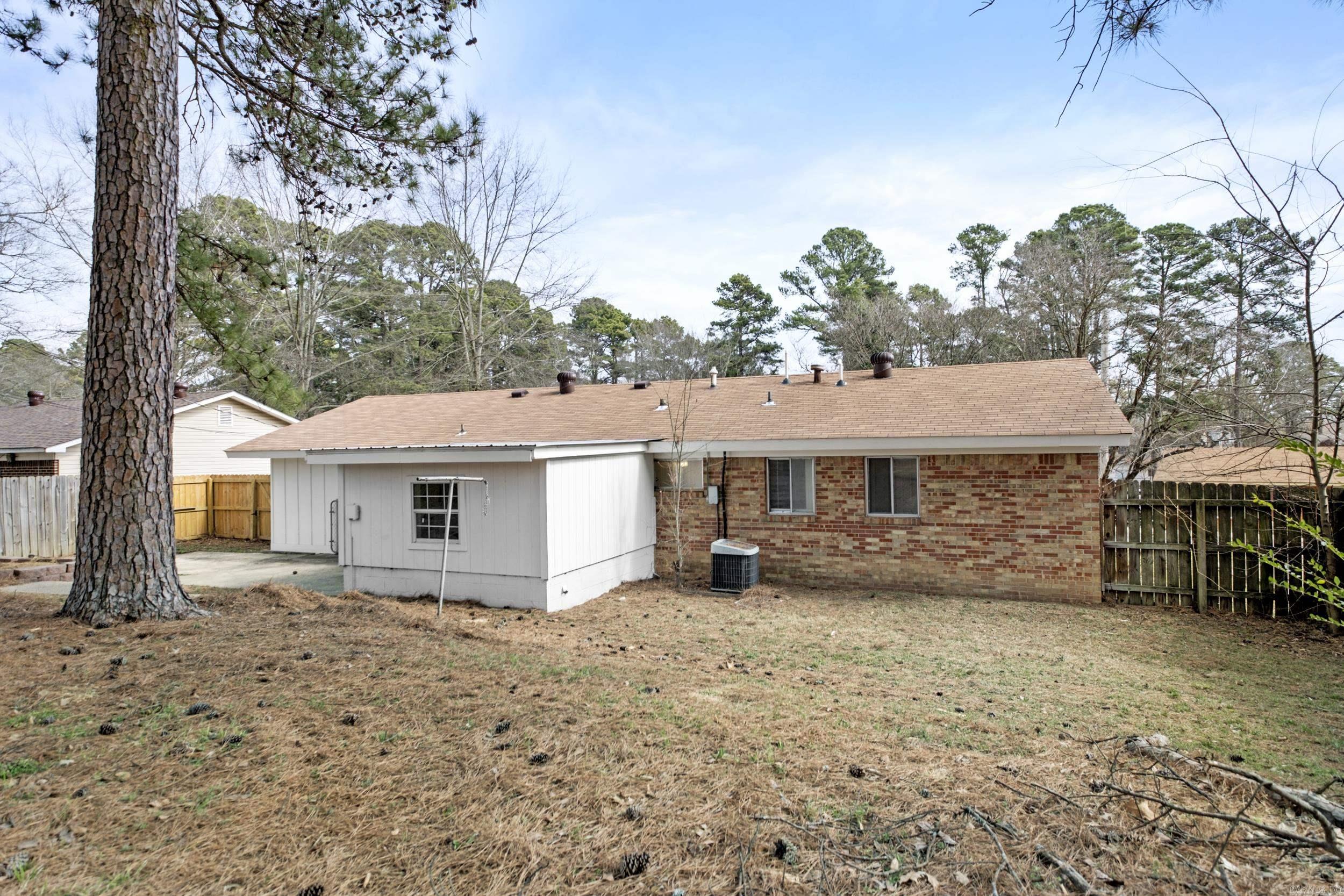 610  Newcomb  Benton, AR