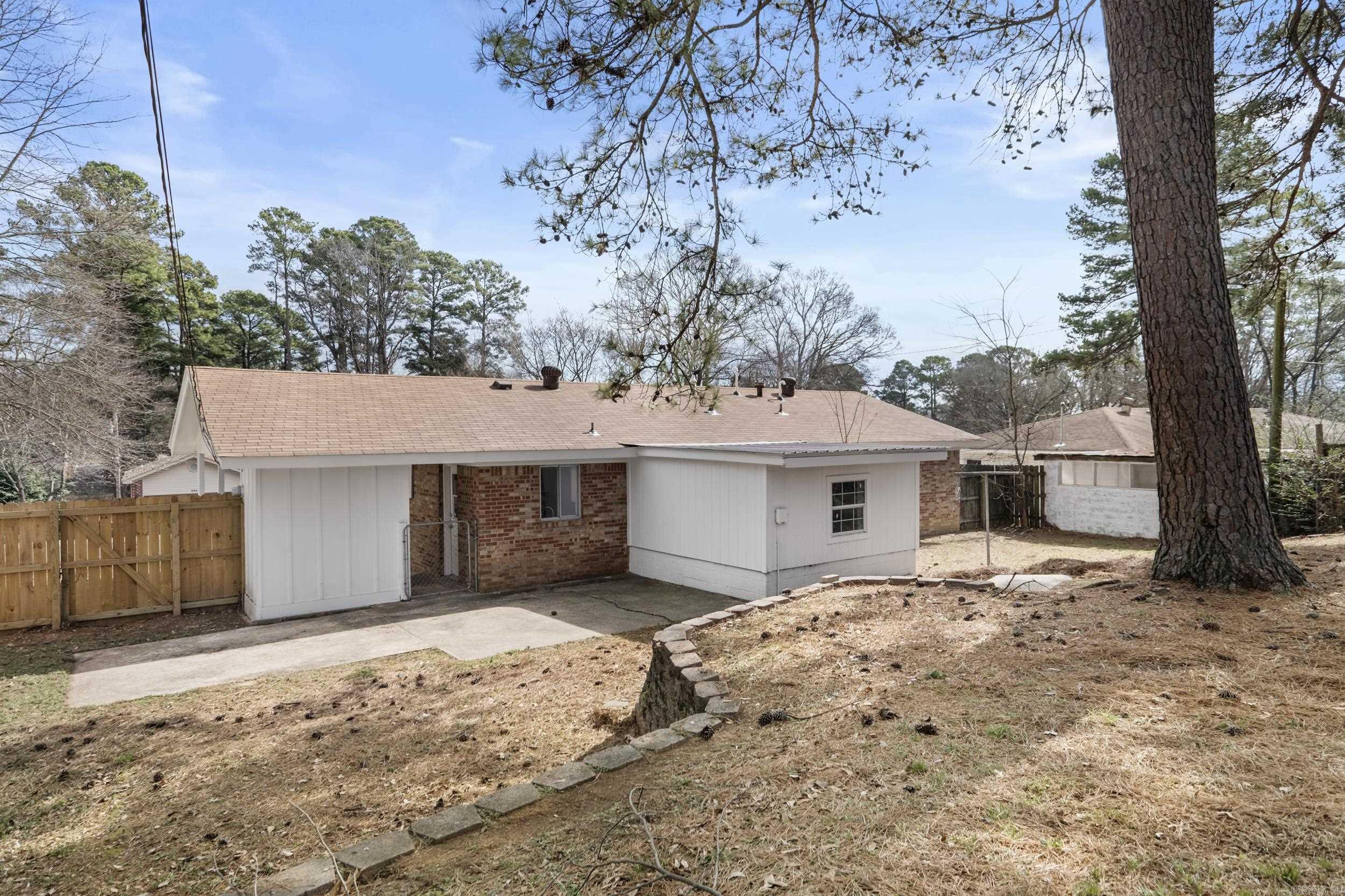 610  Newcomb  Benton, AR