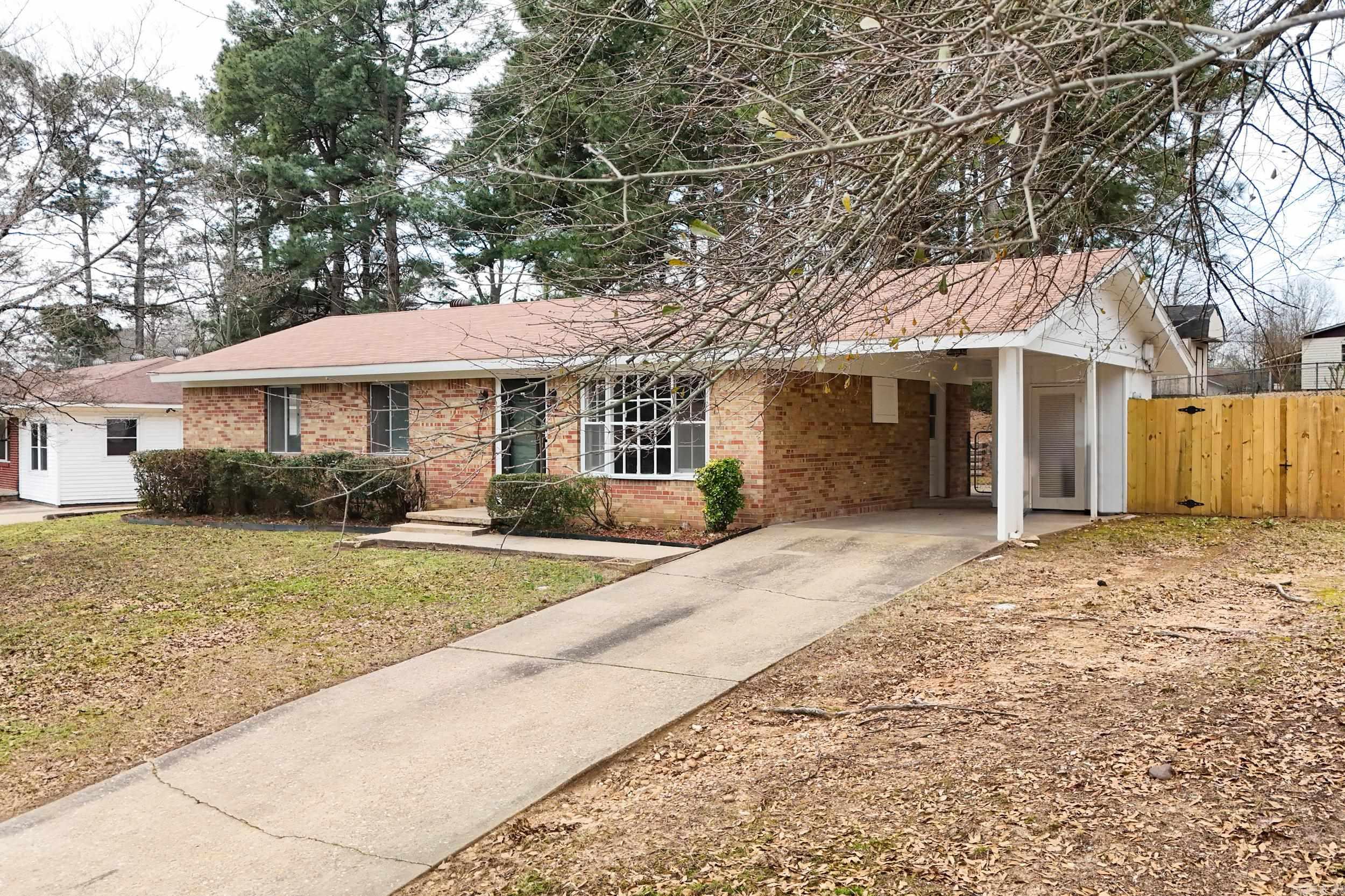 610  Newcomb  Benton, AR