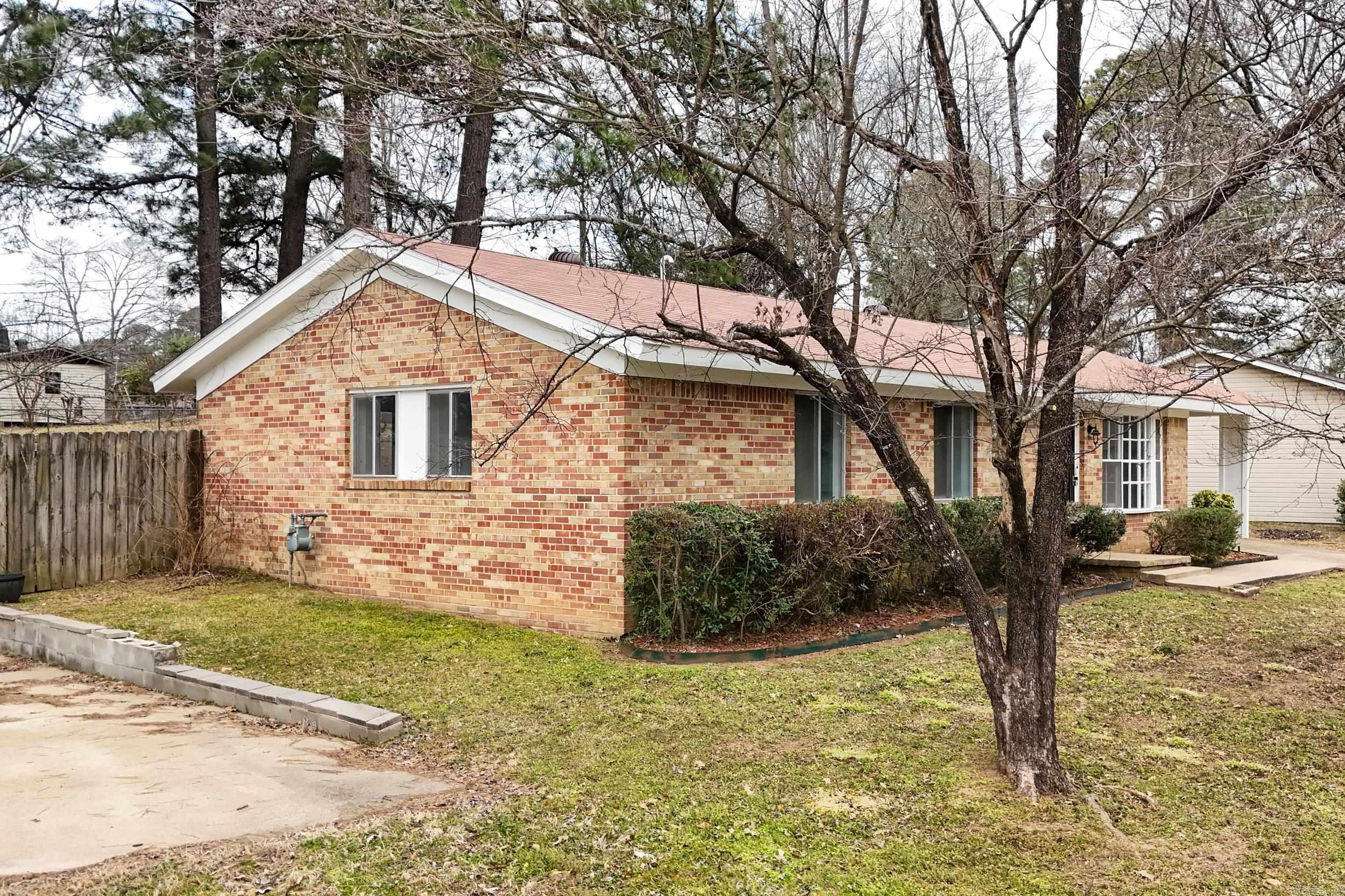 610  Newcomb  Benton, AR