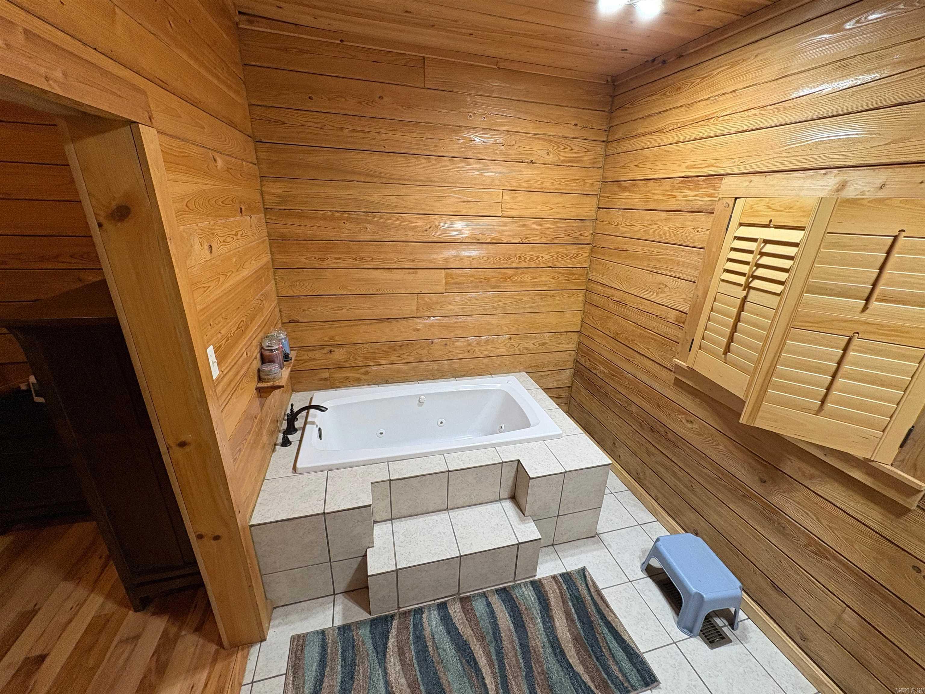 255  Adrian Mc  Tichnor, AR