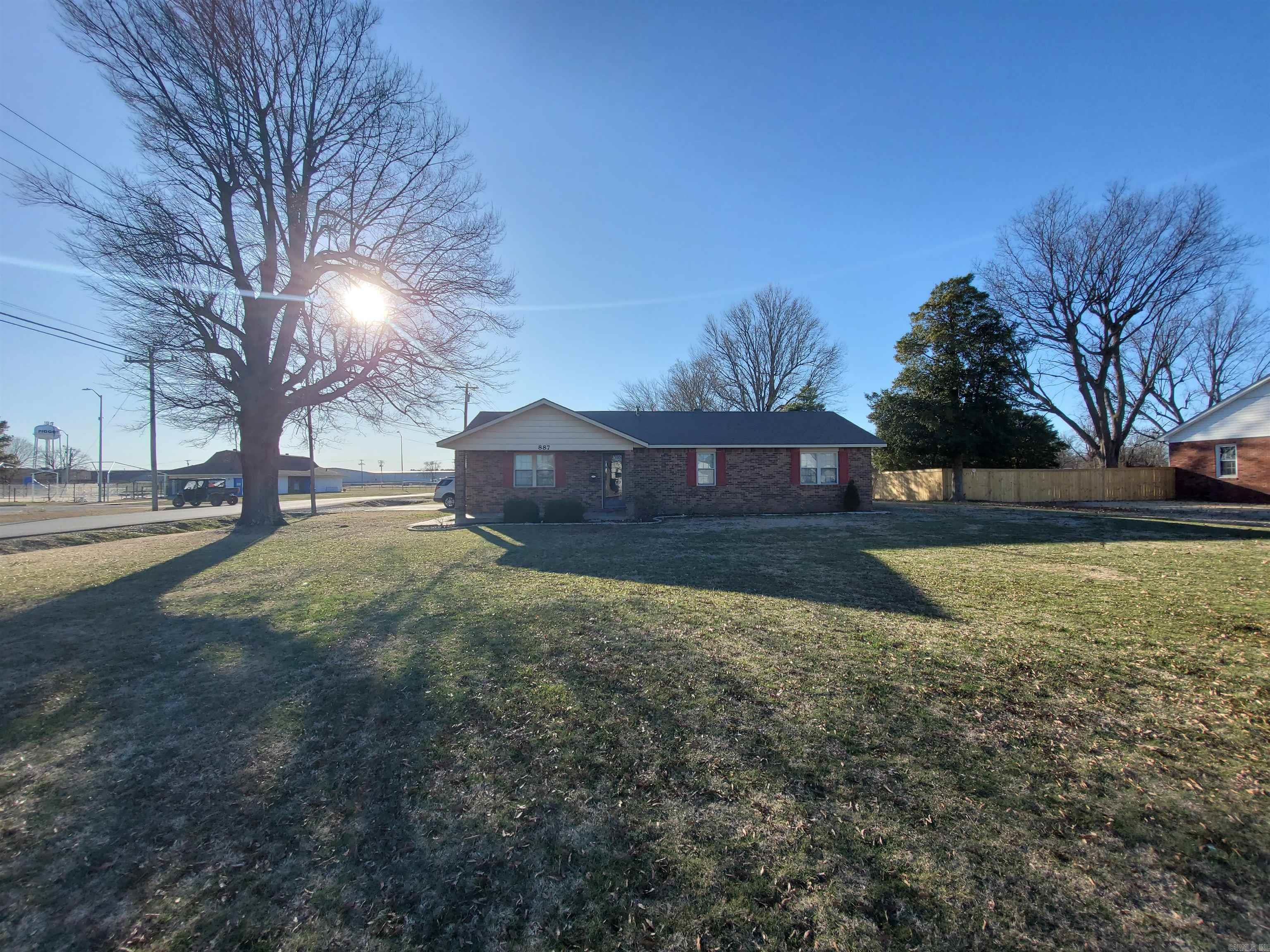 887 S Garfield  Piggott, AR