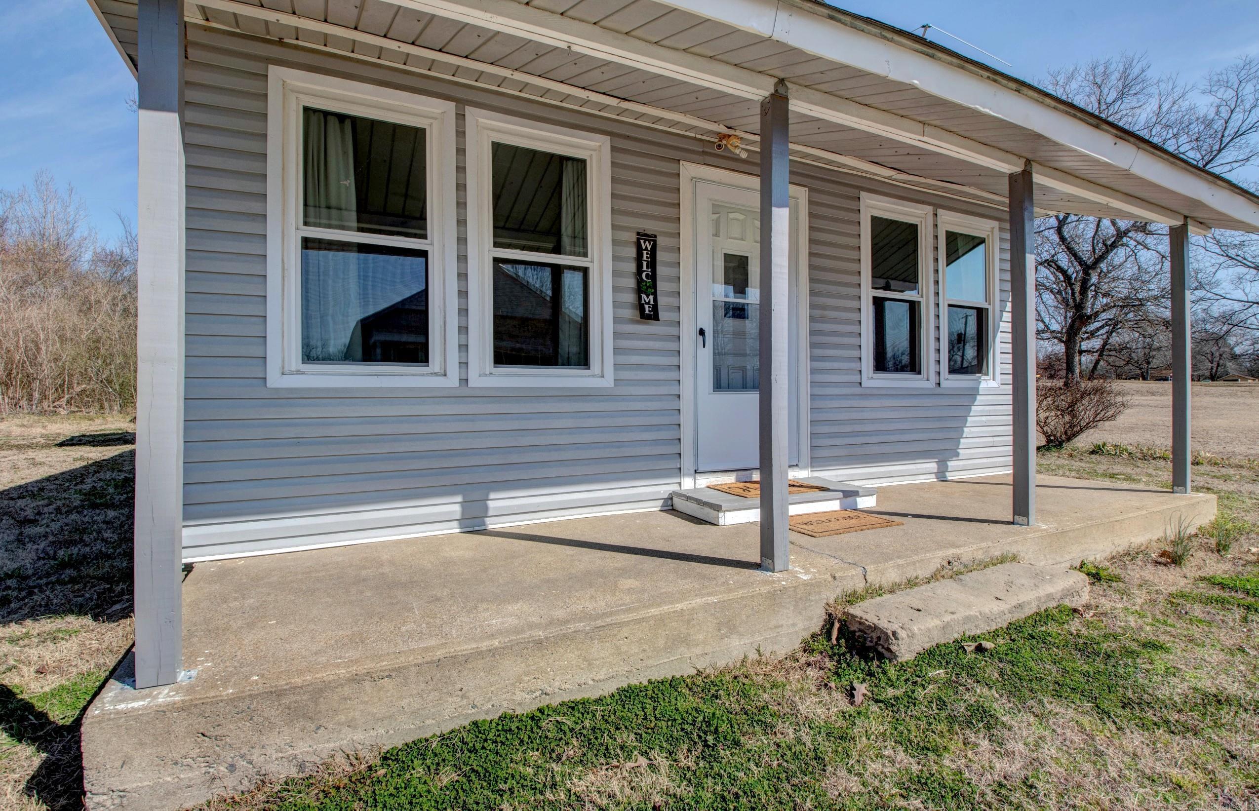 1612  Ridge Road  El Paso, AR