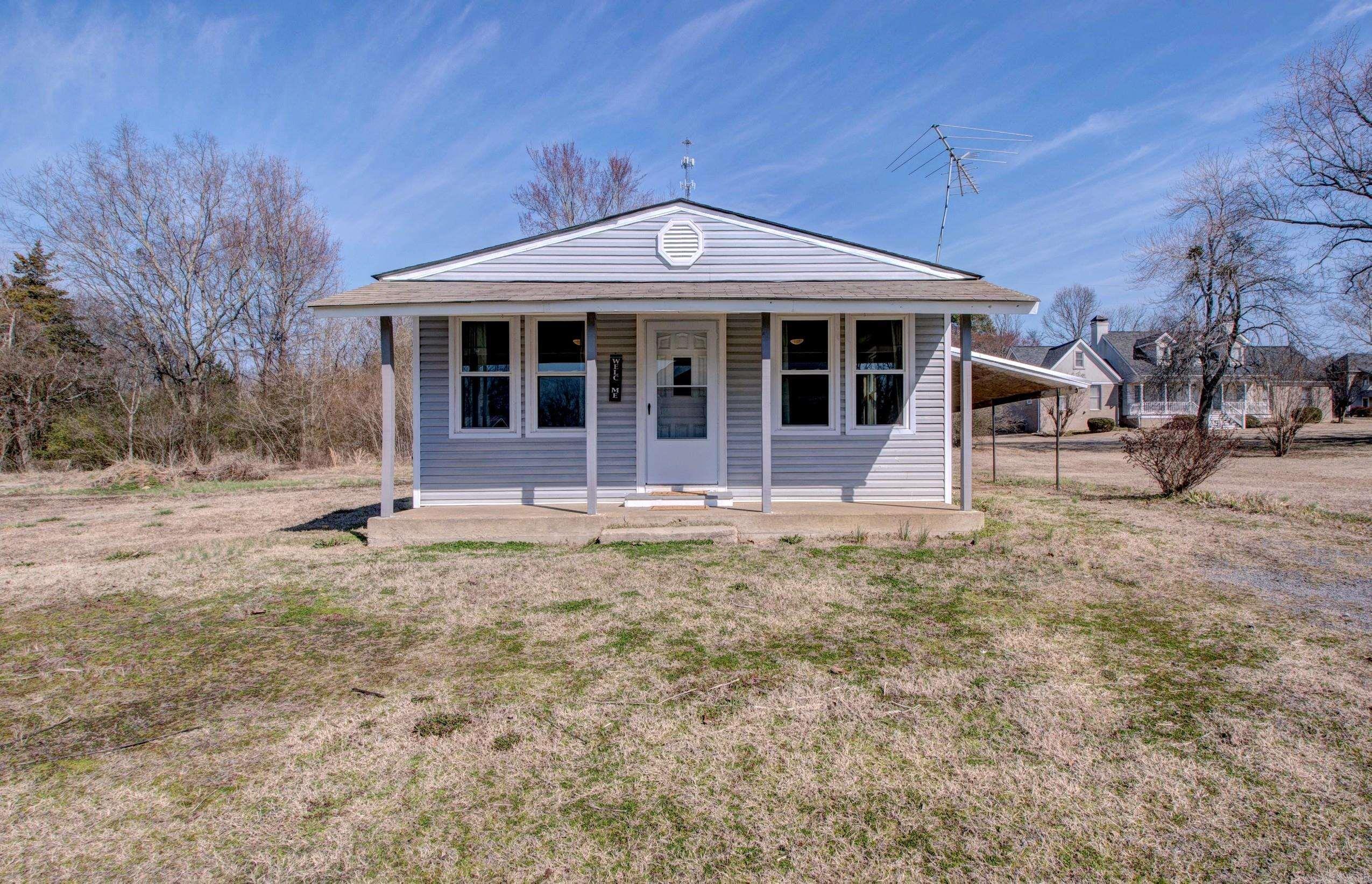 1612  Ridge Road  El Paso, AR