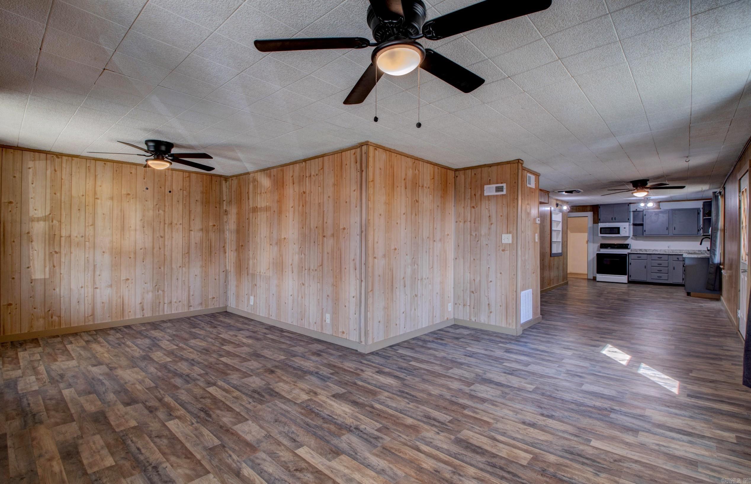 1612  Ridge Road  El Paso, AR