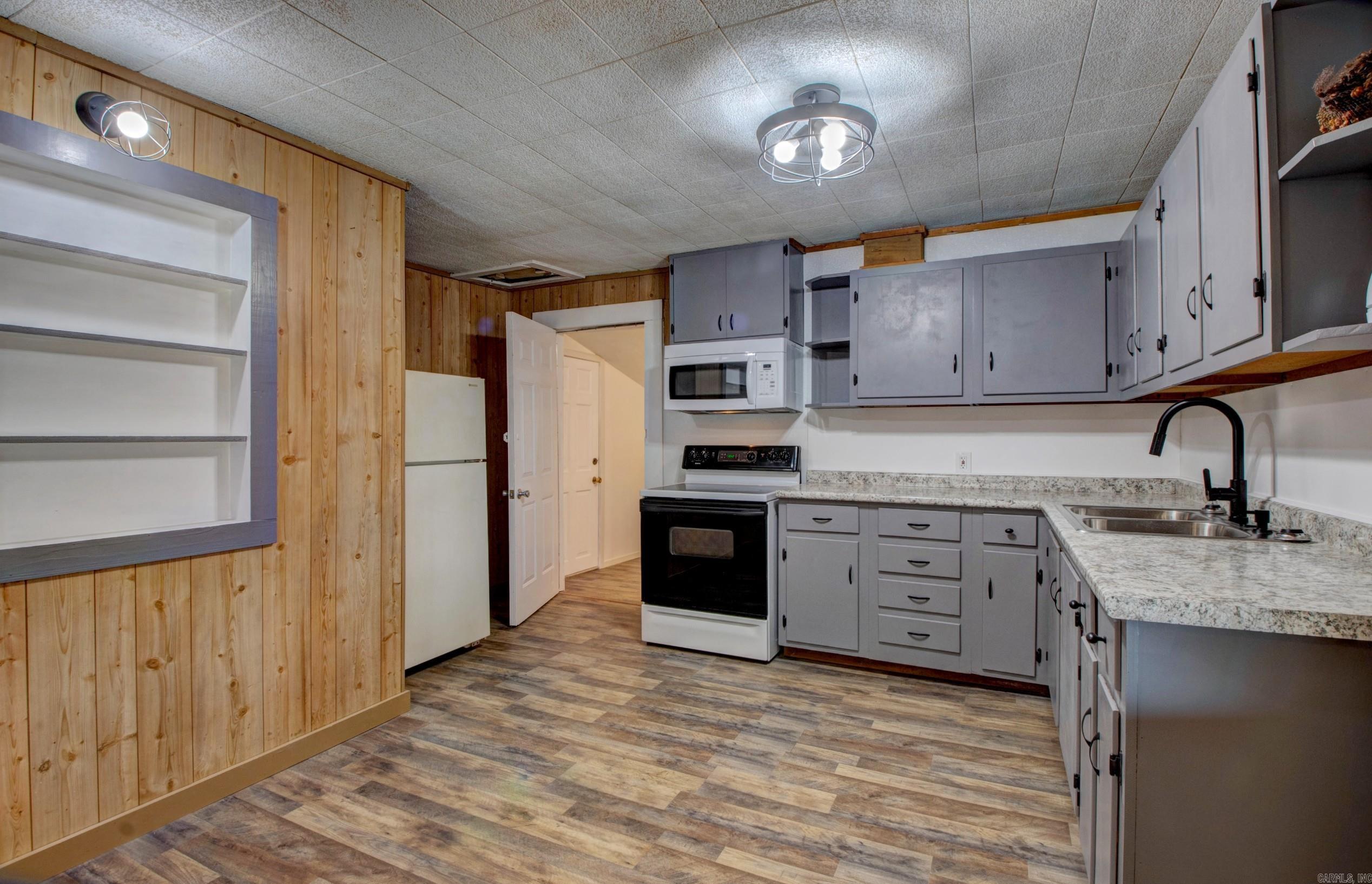 1612  Ridge Road  El Paso, AR