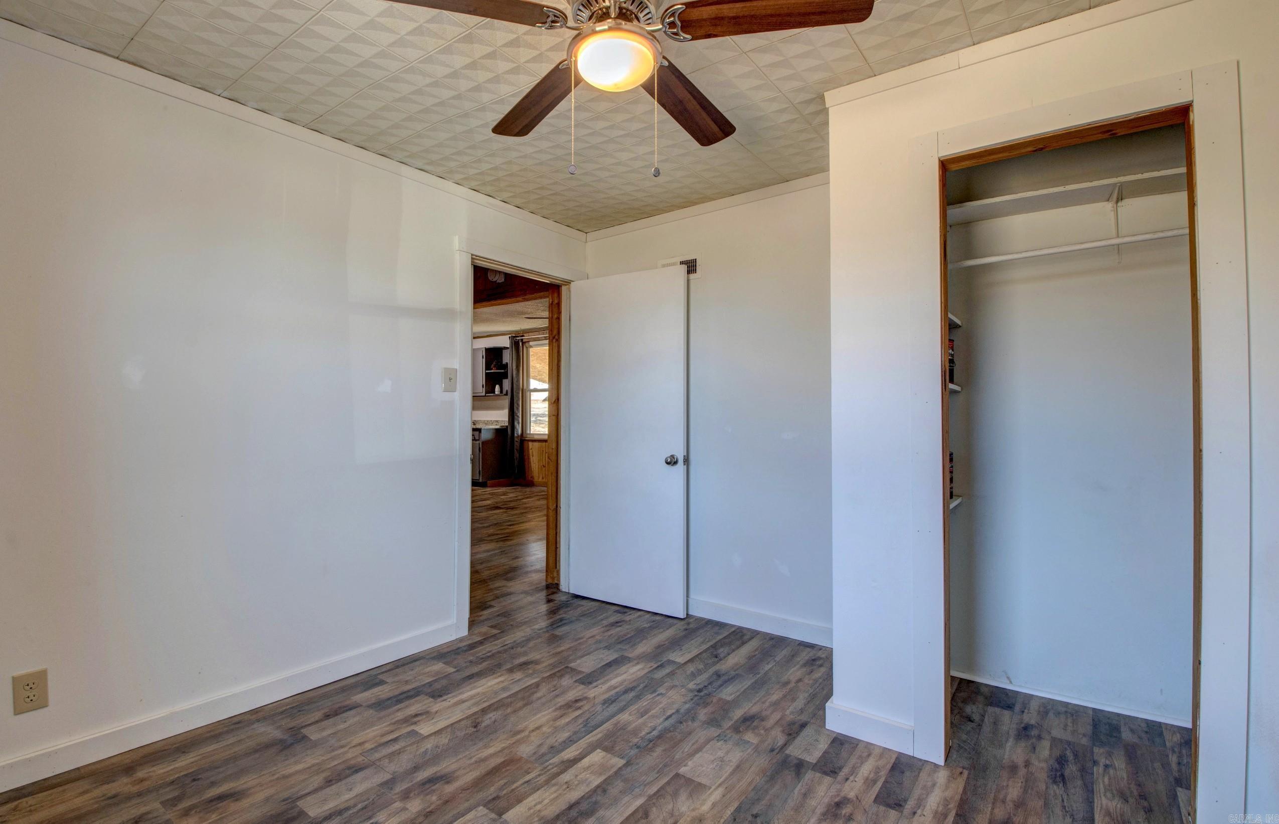 1612  Ridge Road  El Paso, AR