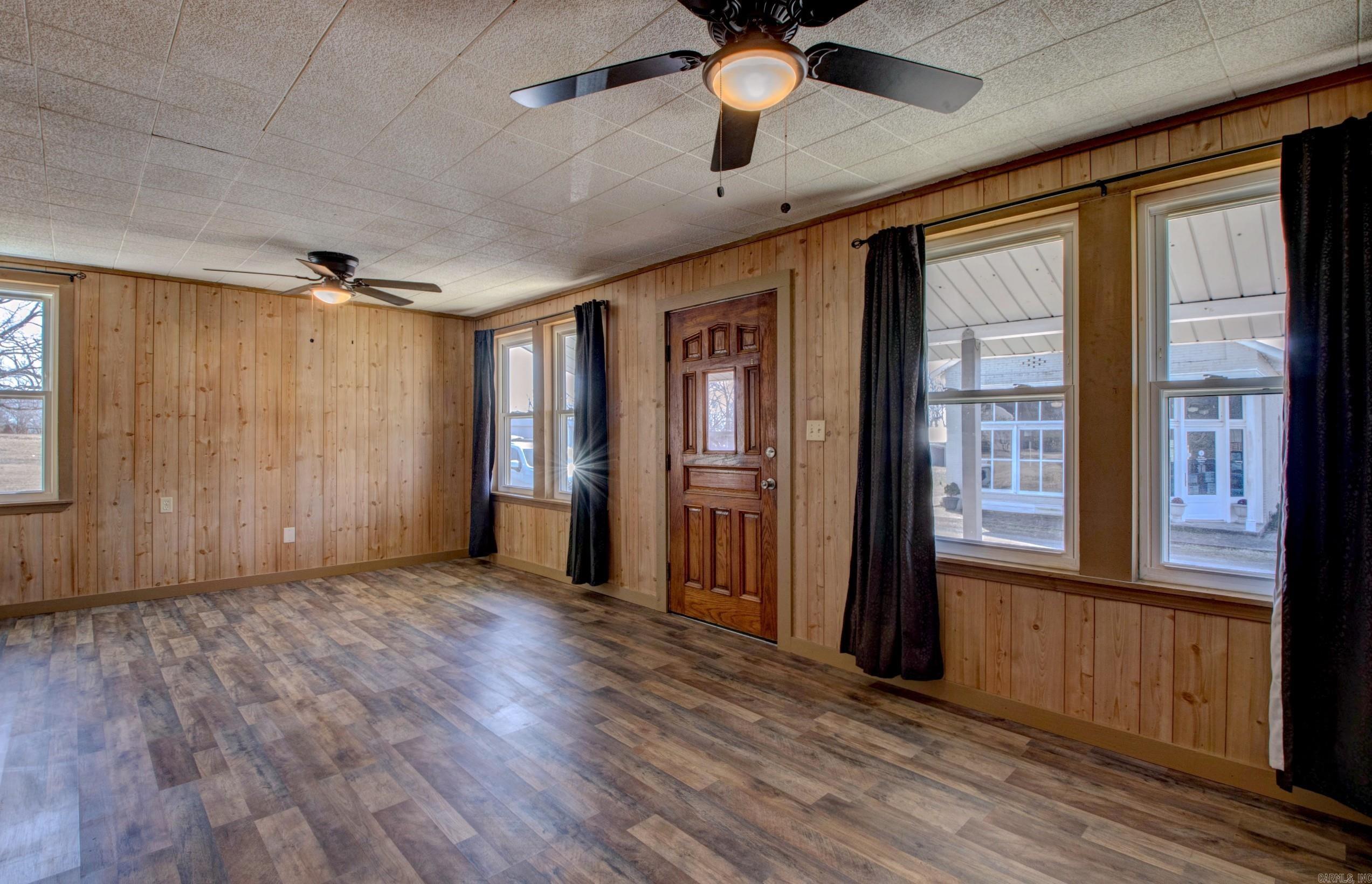 1612  Ridge Road  El Paso, AR