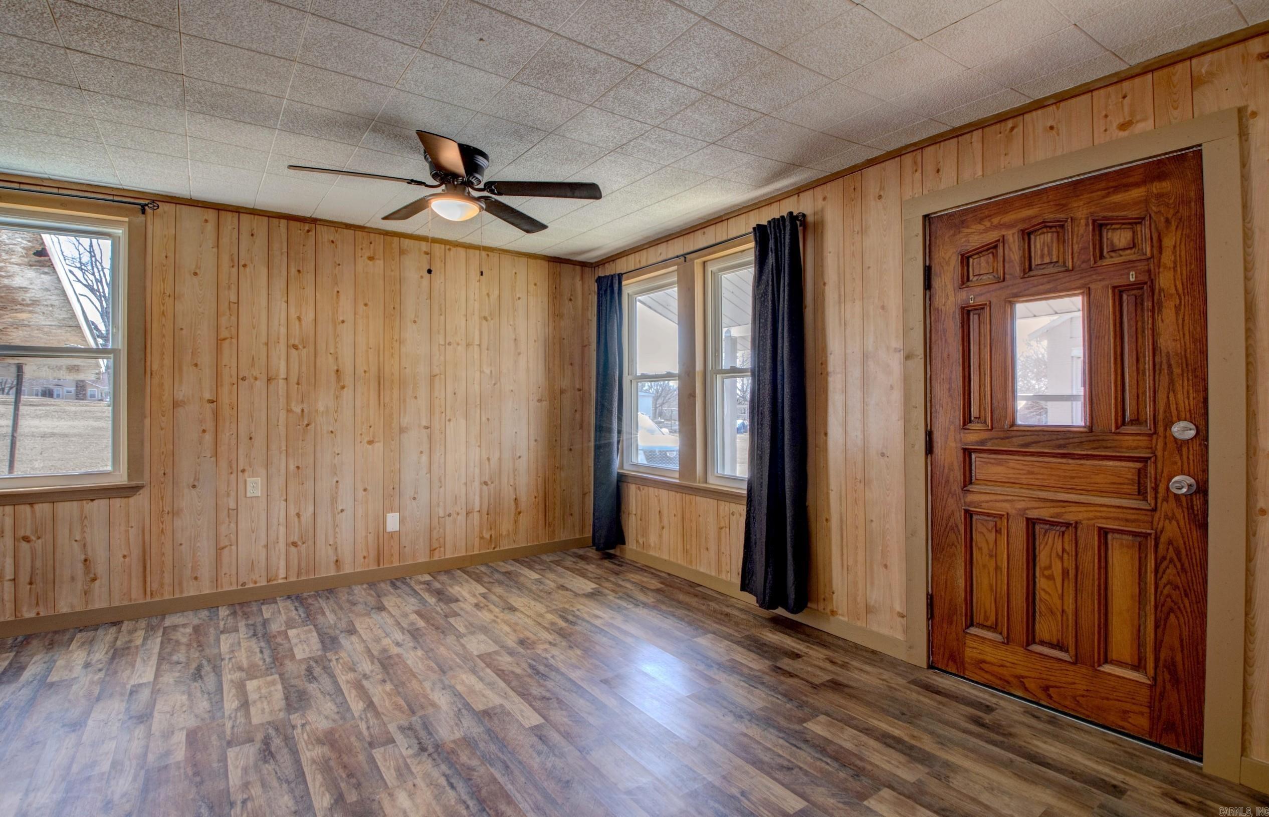 1612  Ridge Road  El Paso, AR