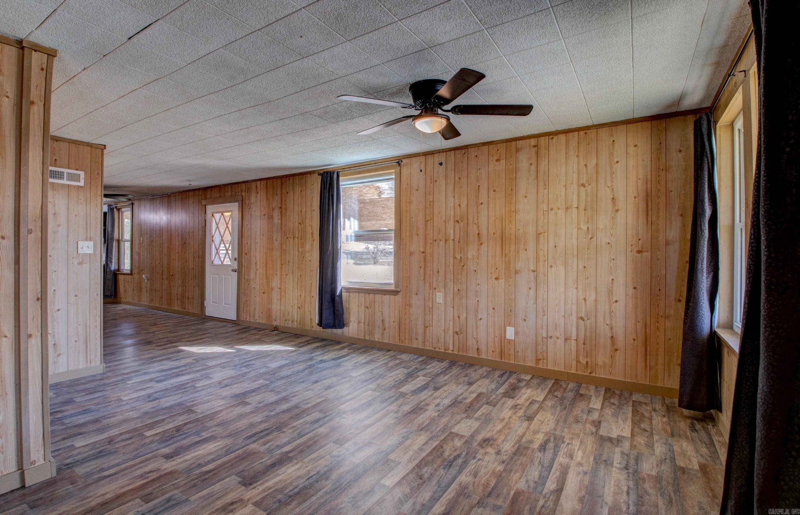 1612  Ridge Road  El Paso, AR