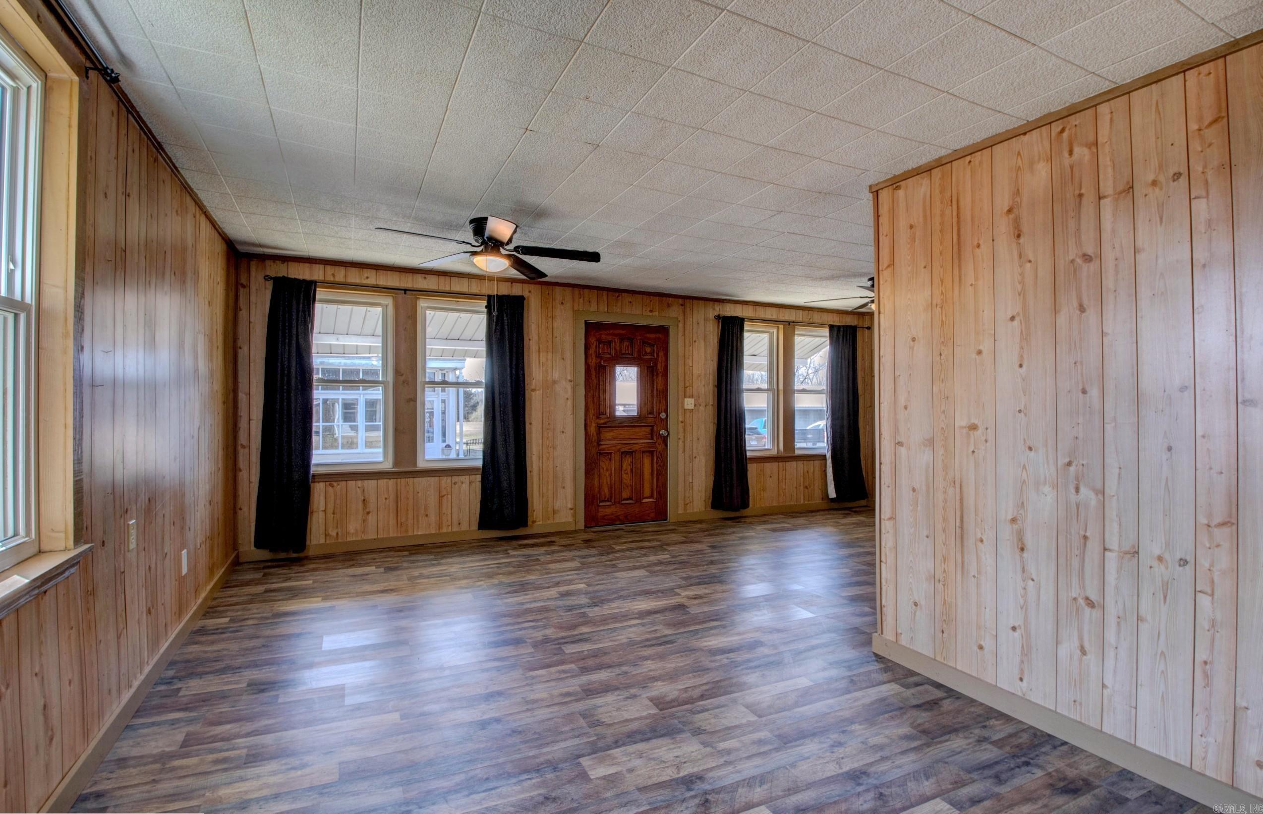 1612  Ridge Road  El Paso, AR