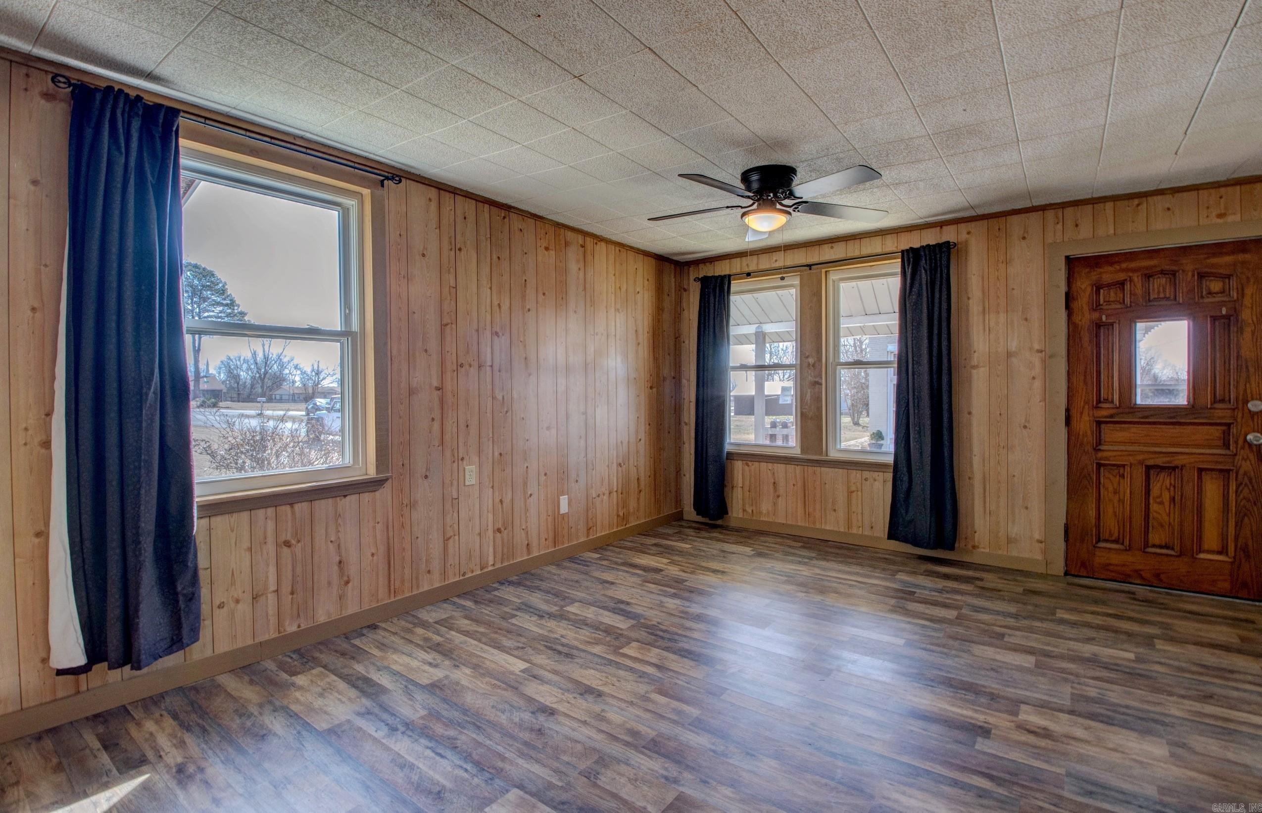 1612  Ridge Road  El Paso, AR