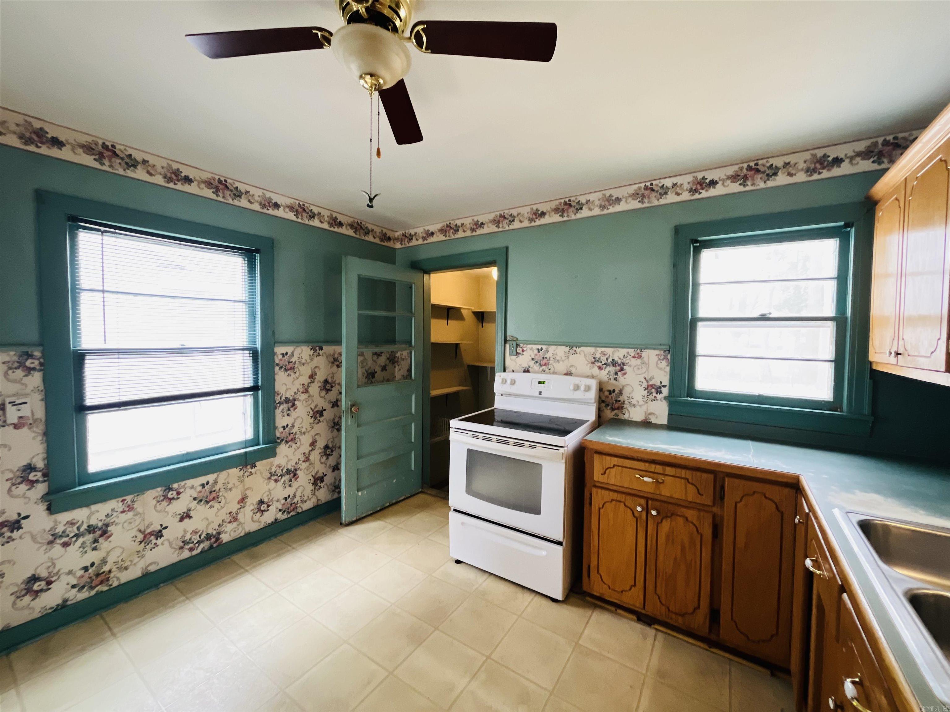 1310  McHenry  Malvern, AR