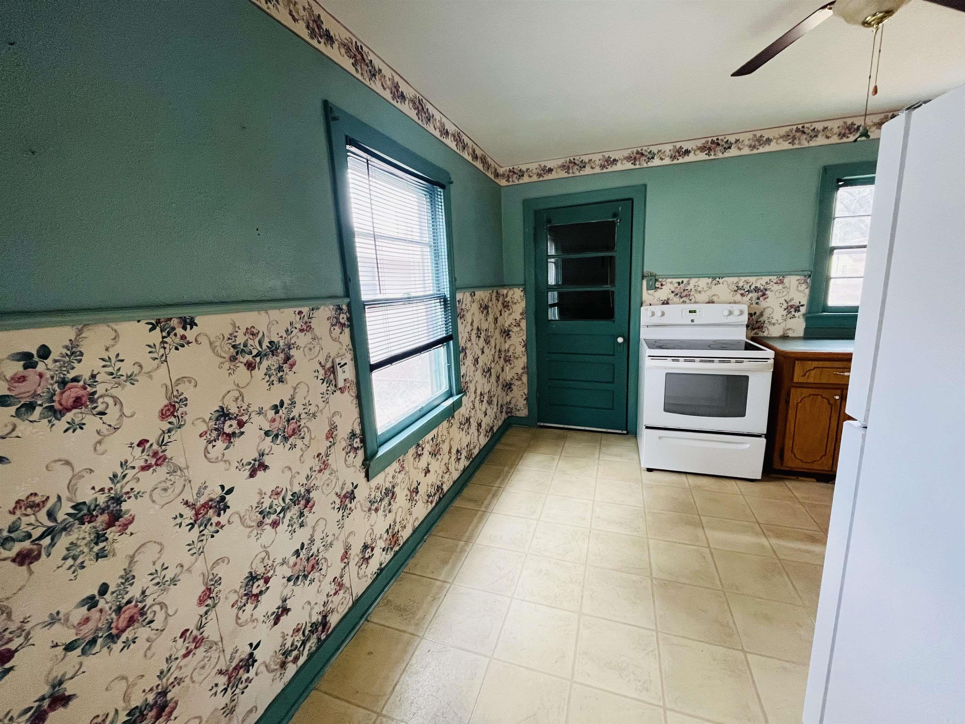 1310  McHenry  Malvern, AR