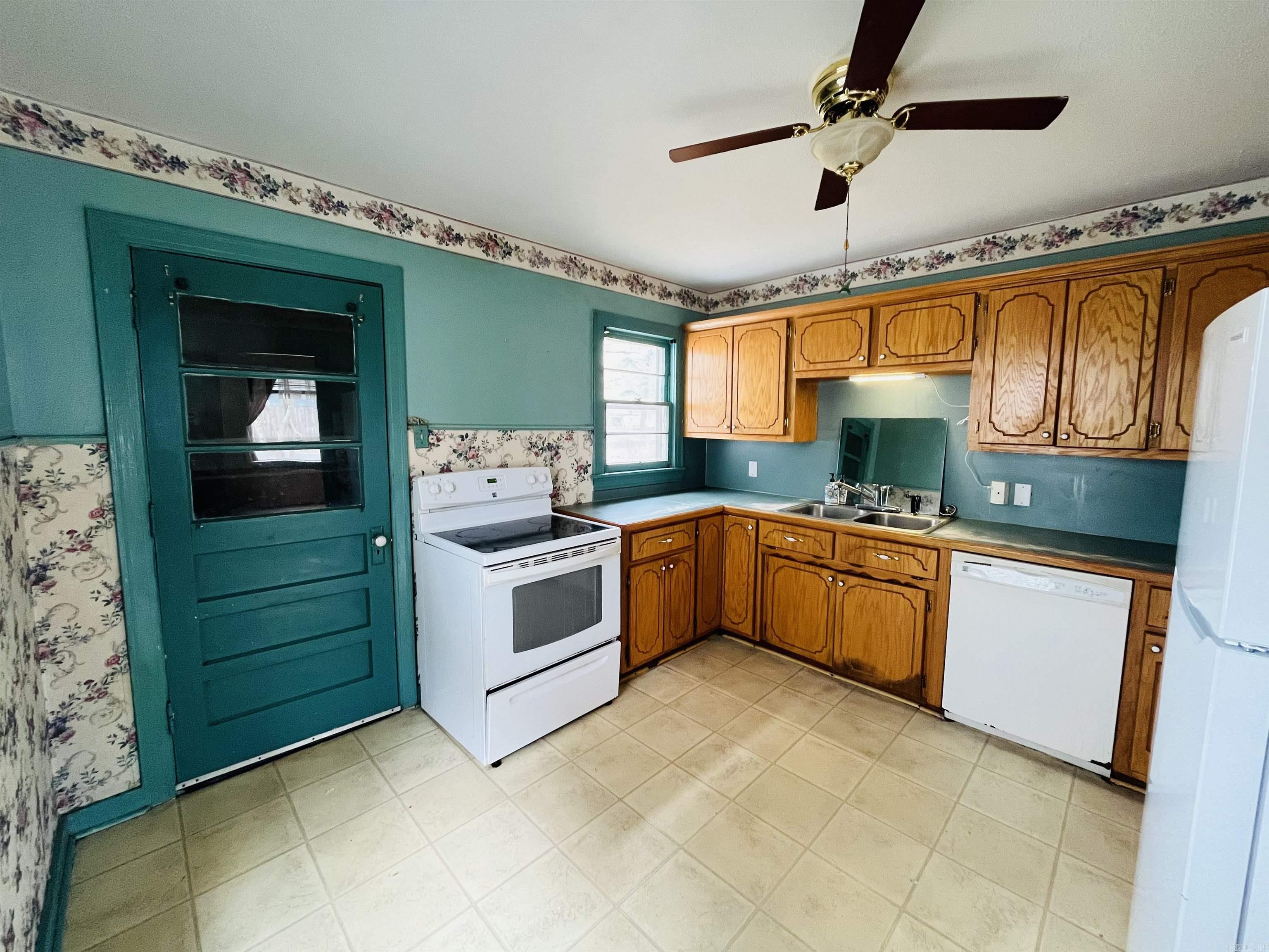 1310  McHenry  Malvern, AR