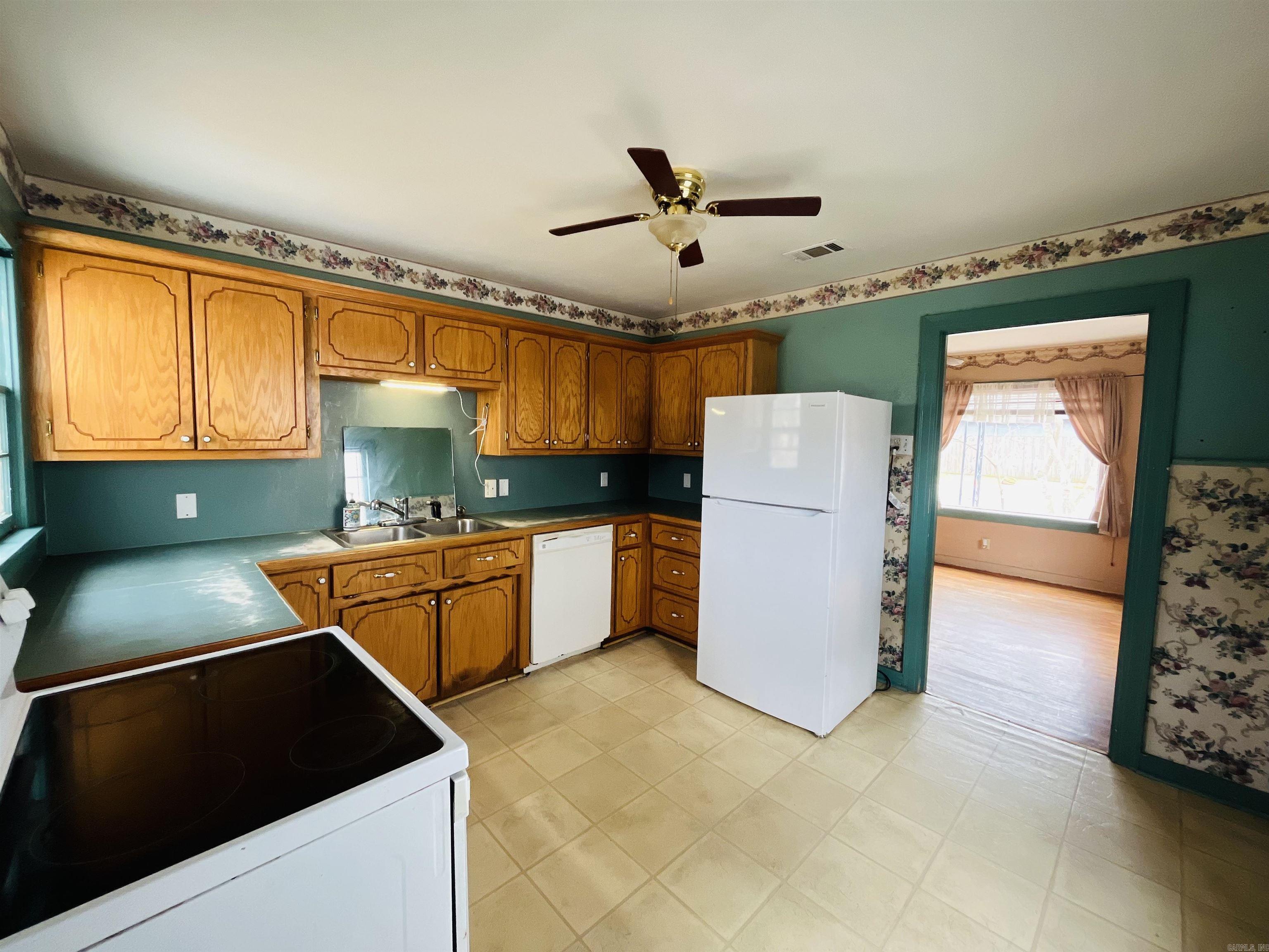 1310  McHenry  Malvern, AR