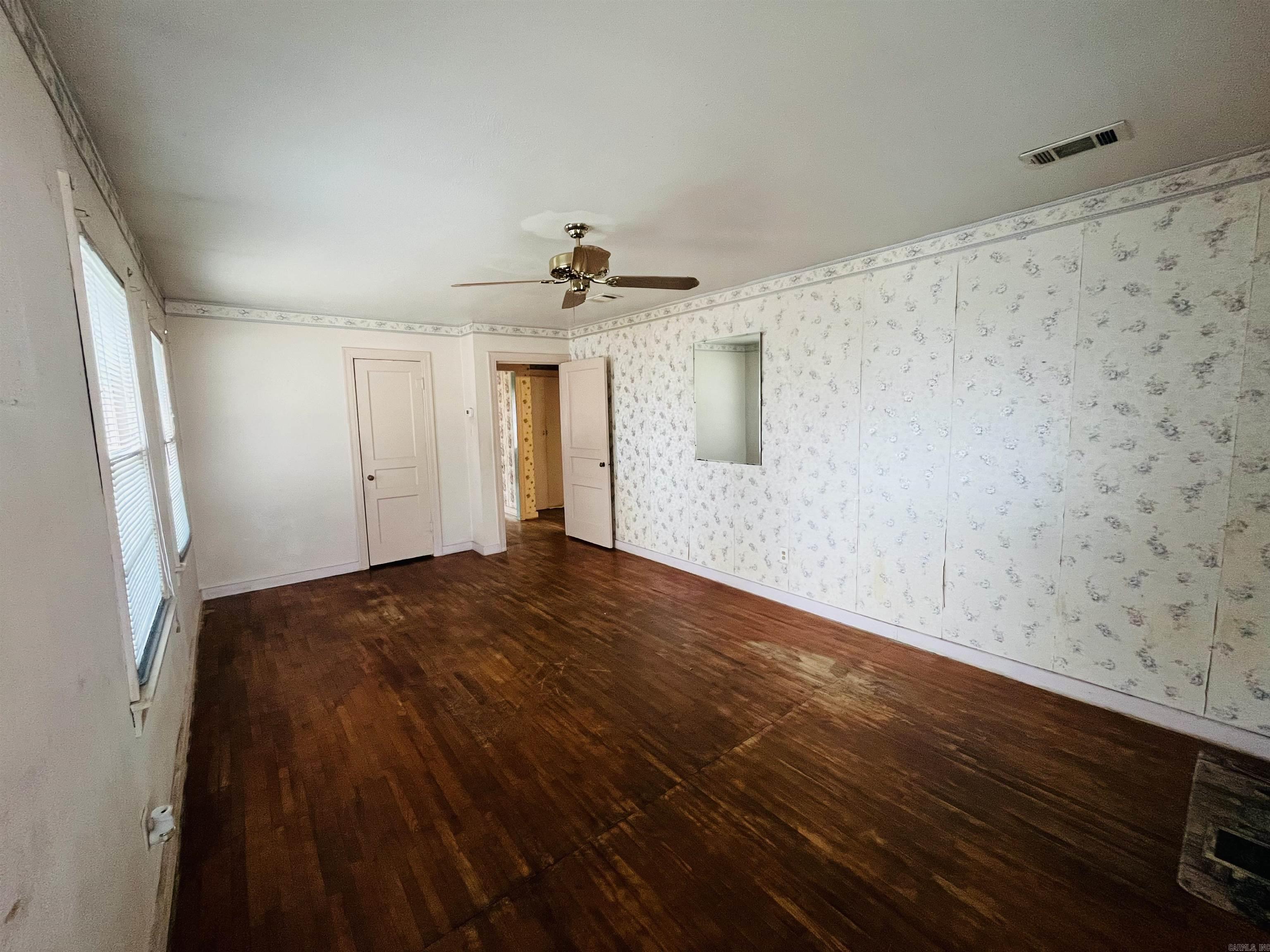 1310  McHenry  Malvern, AR