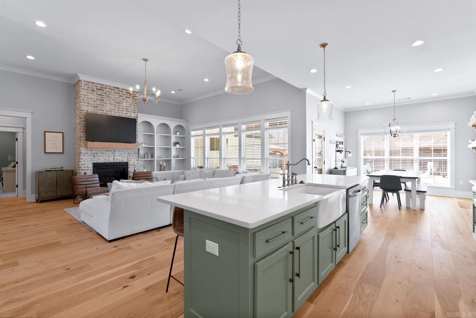 1675  Lainey  Conway, AR
