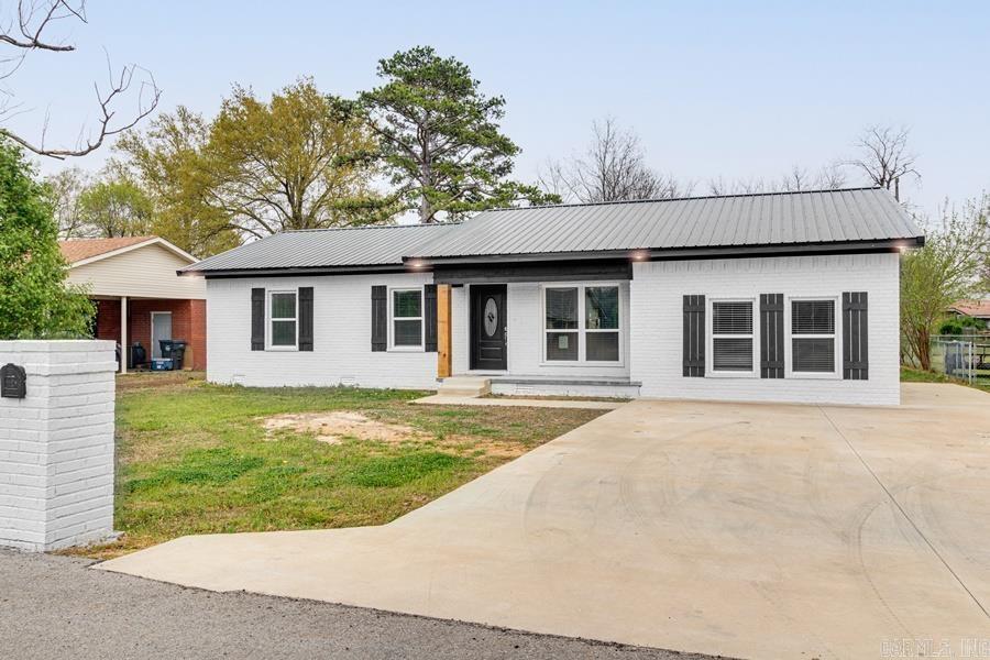 906 NW 6th  Walnut Ridge, AR