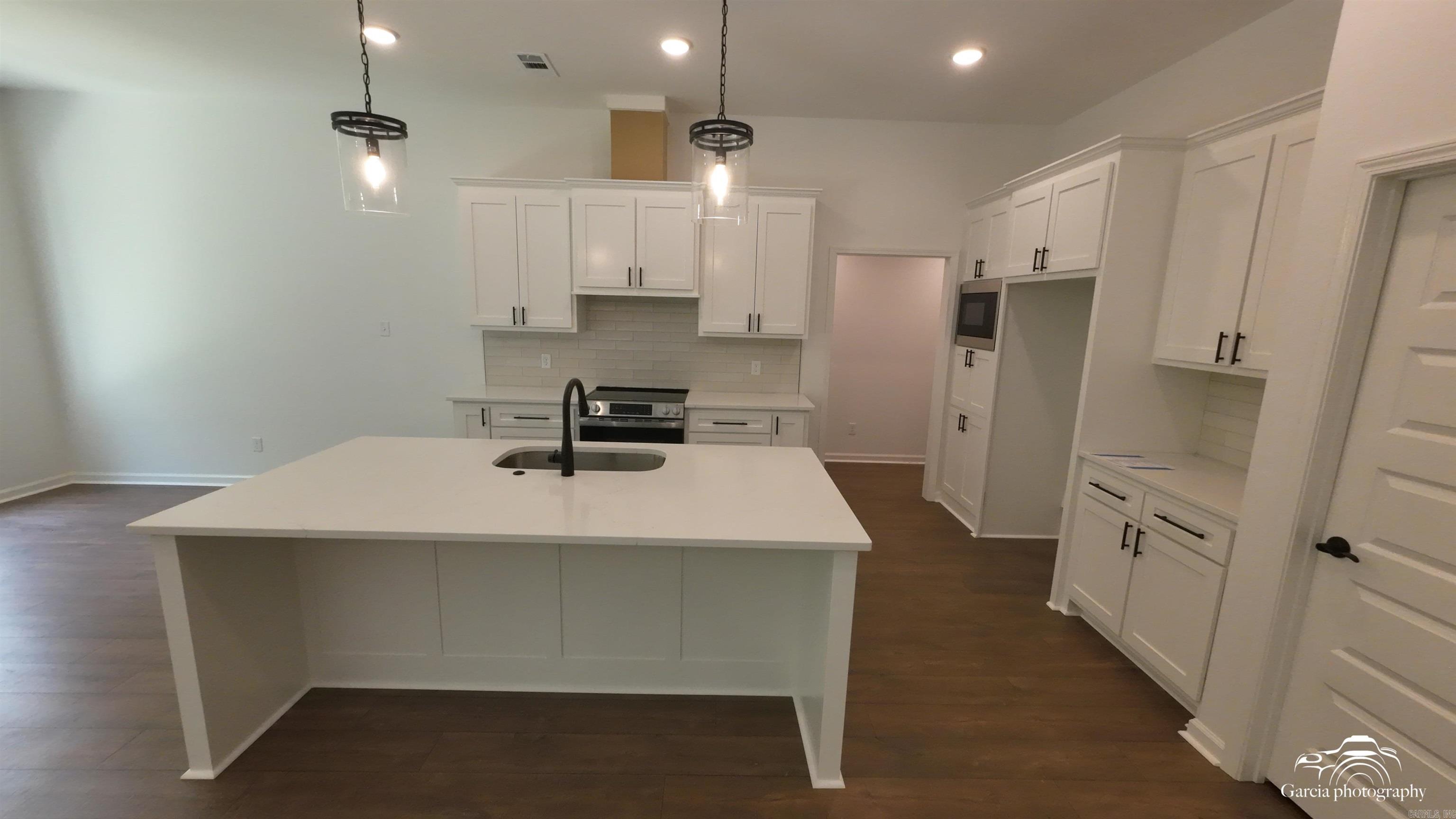 9033 Creek View  Bauxite, AR