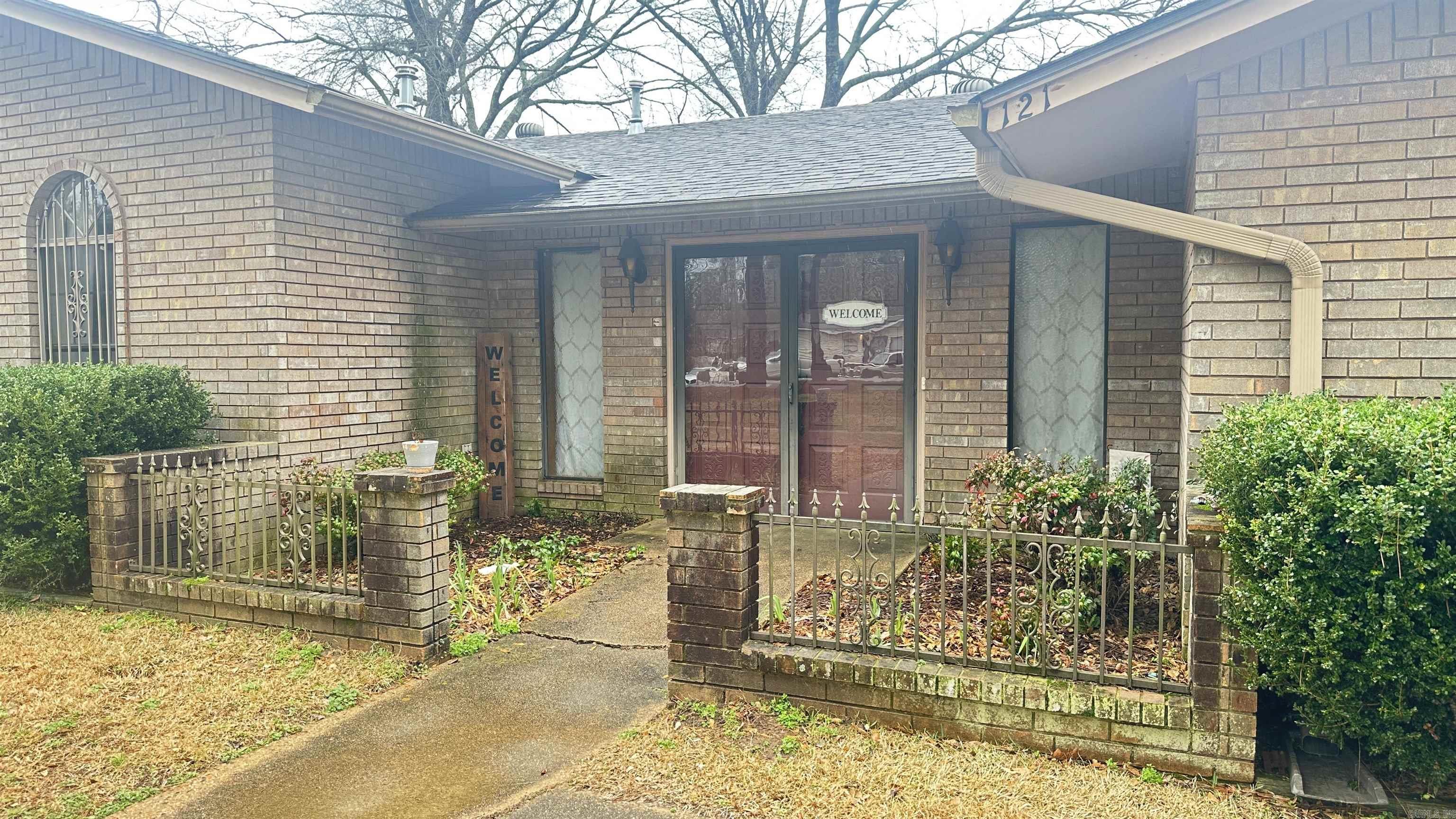 121 W Lee  Mineral Sprs., AR