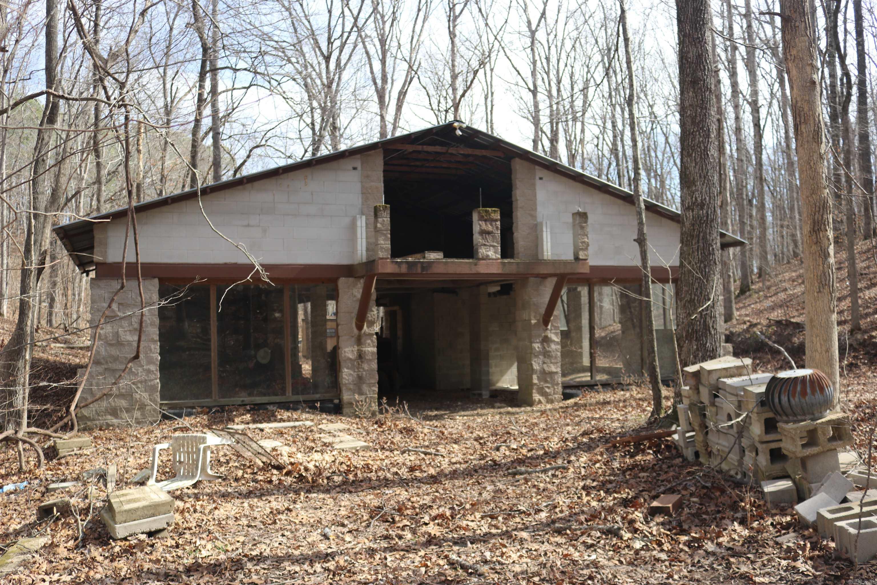 355  Arnold Hollow  Mountain View, AR