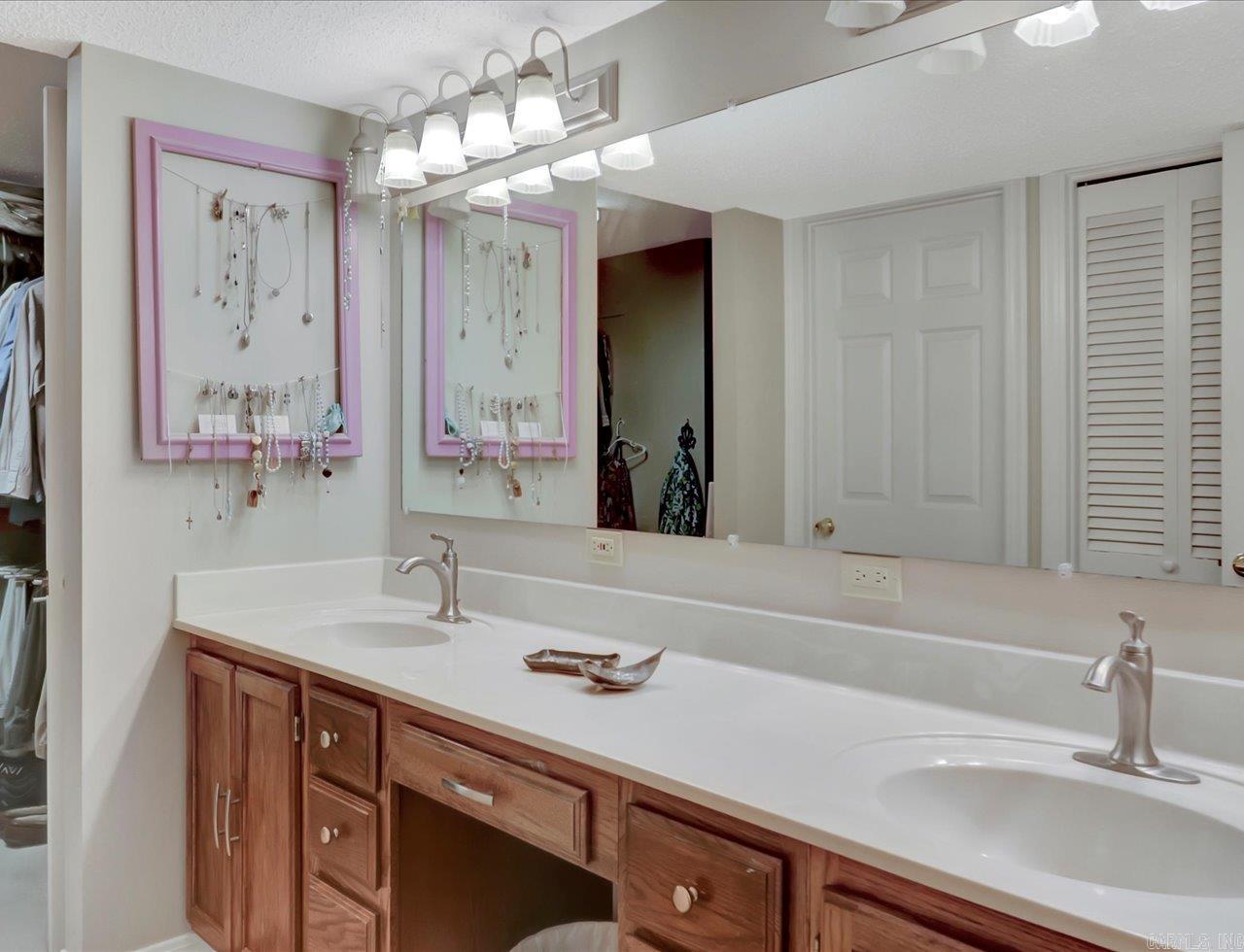 121  Chappel Hill  Hot Springs, AR