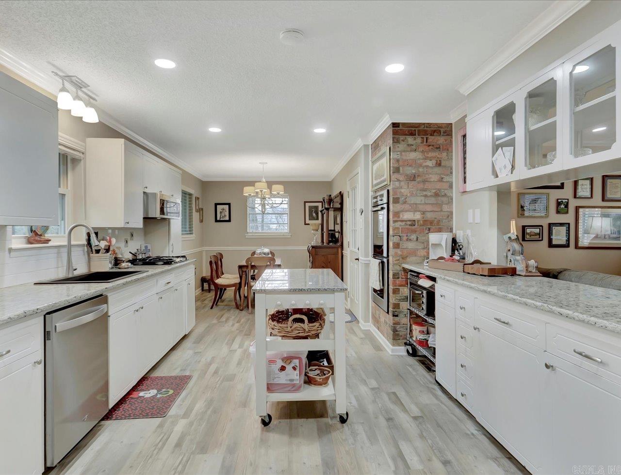 121  Chappel Hill  Hot Springs, AR