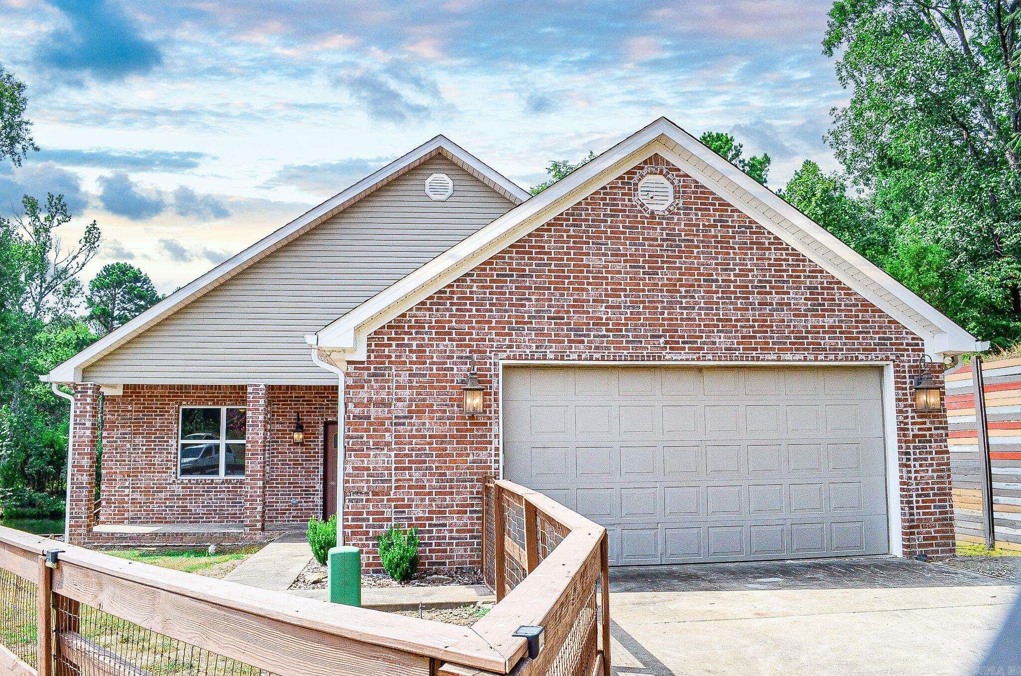 127  Brooke Moor  Hot Springs, AR