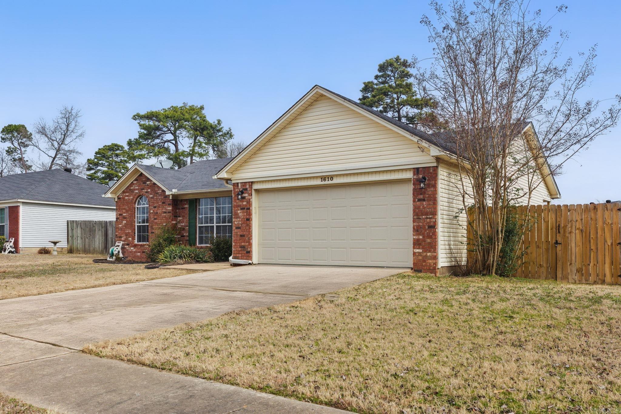 1610  Davis  Bryant, AR