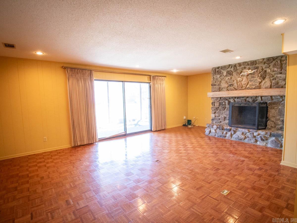 7  Pine Tree  North Little Rock, AR