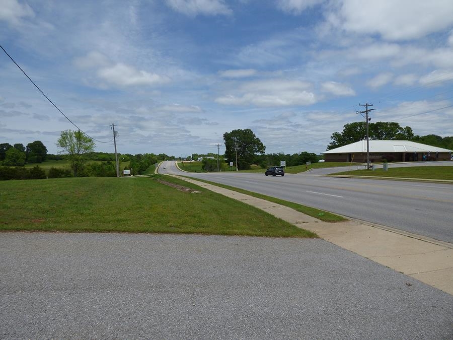   Hwy 167  Ash Flat, AR