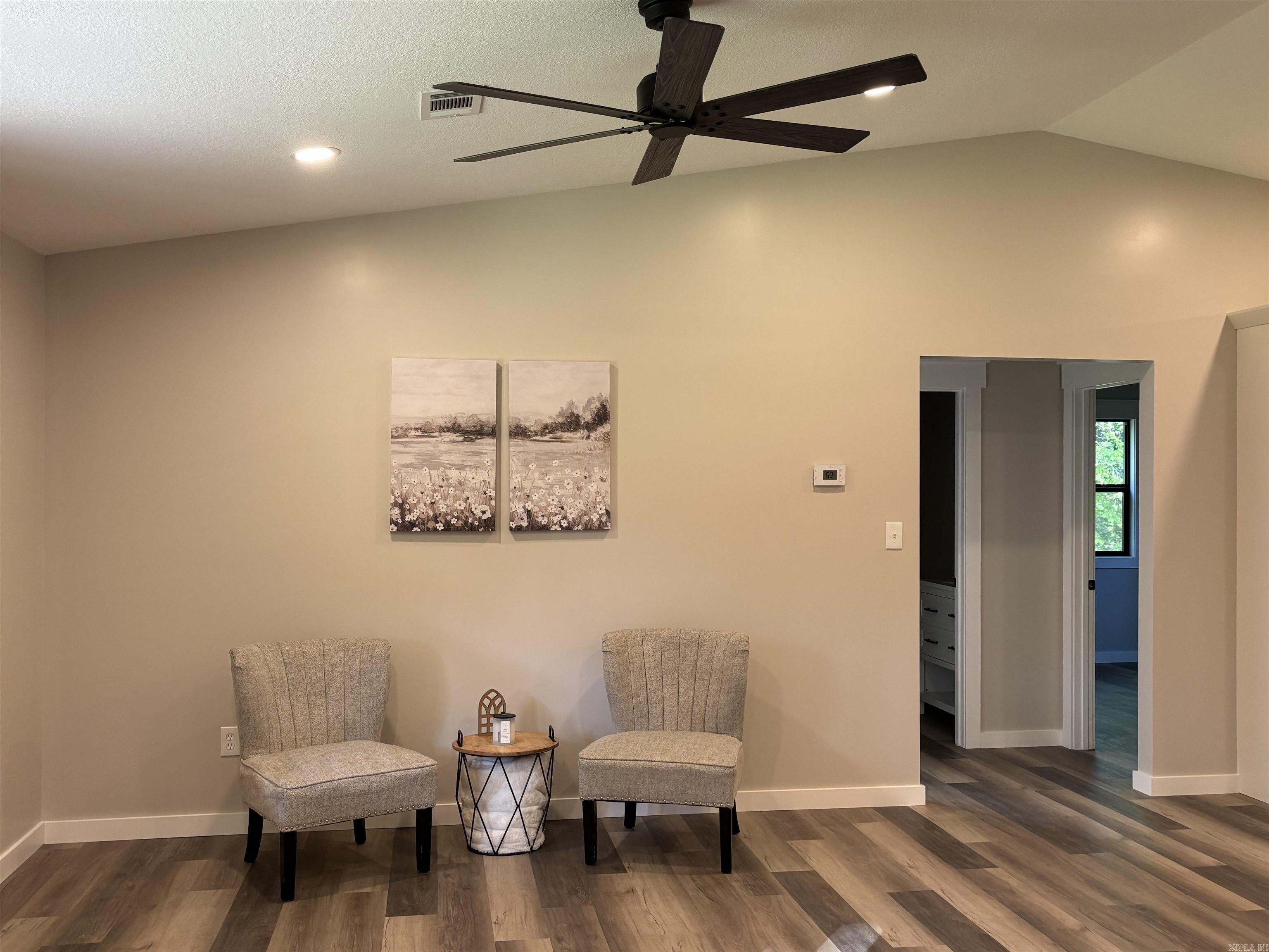 1562  US-167  Evening Shade, AR