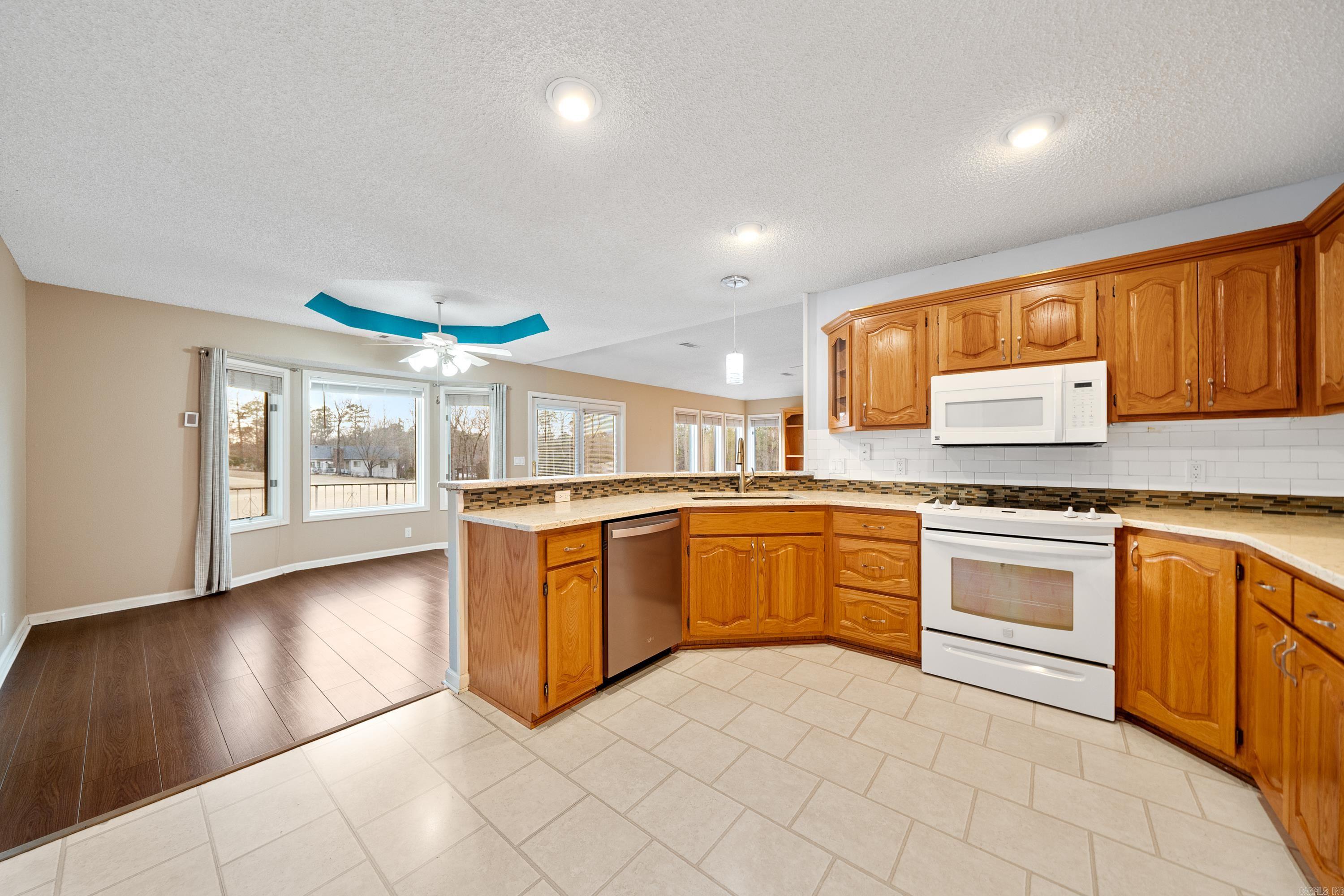 20  Magellan  Hot Springs Village, AR