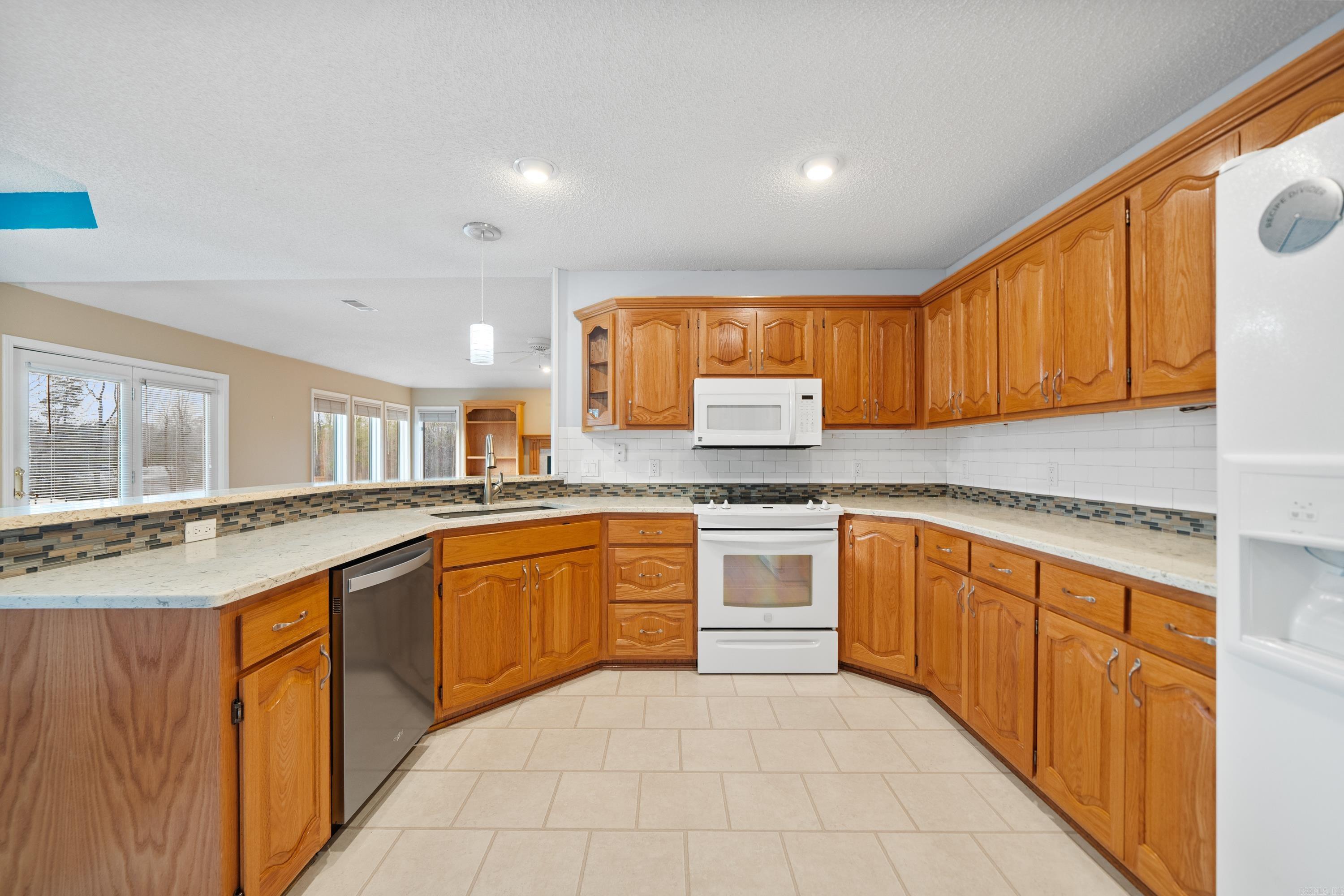 20  Magellan  Hot Springs Village, AR