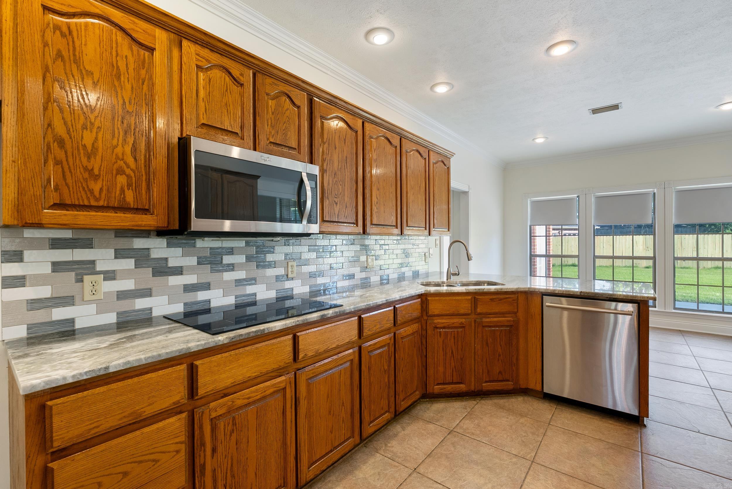 930  Enderlin  Conway, AR