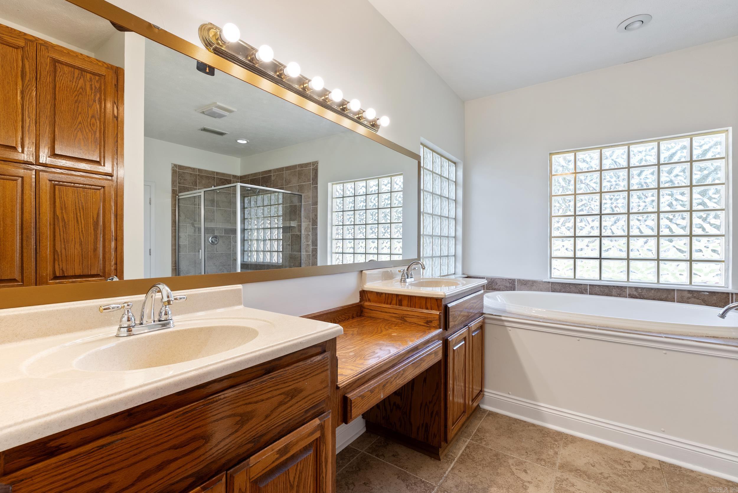 930  Enderlin  Conway, AR