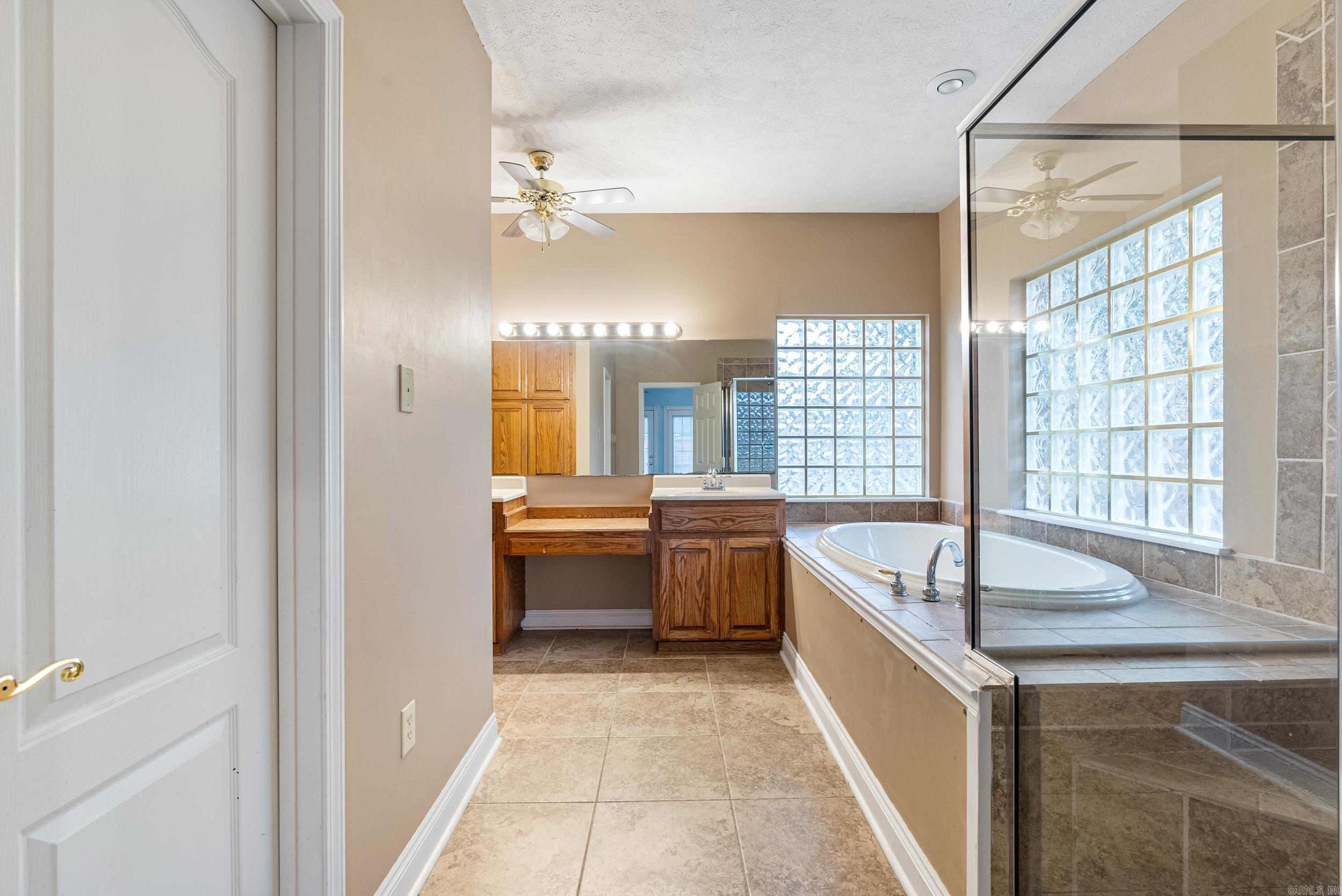 930  Enderlin  Conway, AR