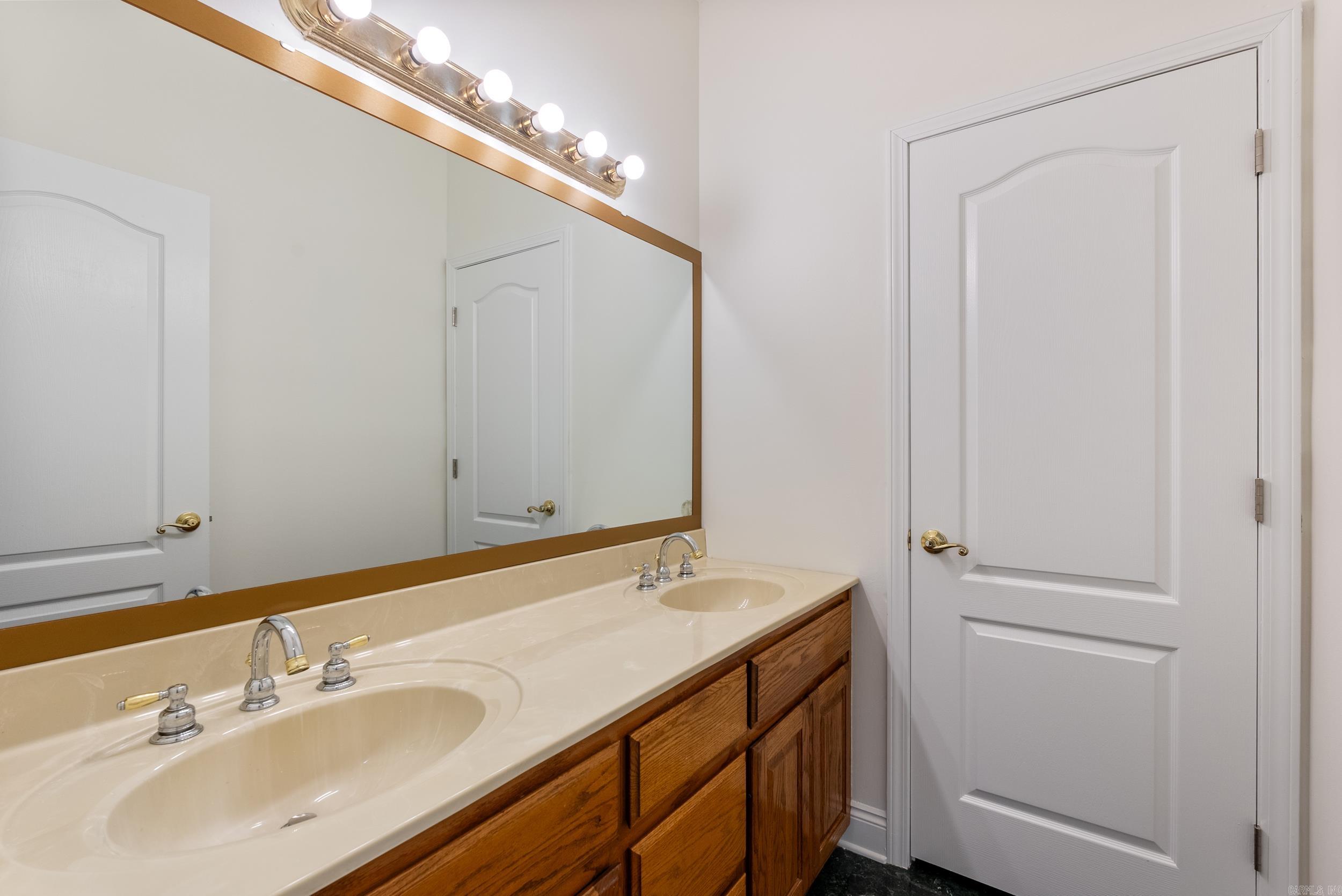 930  Enderlin  Conway, AR