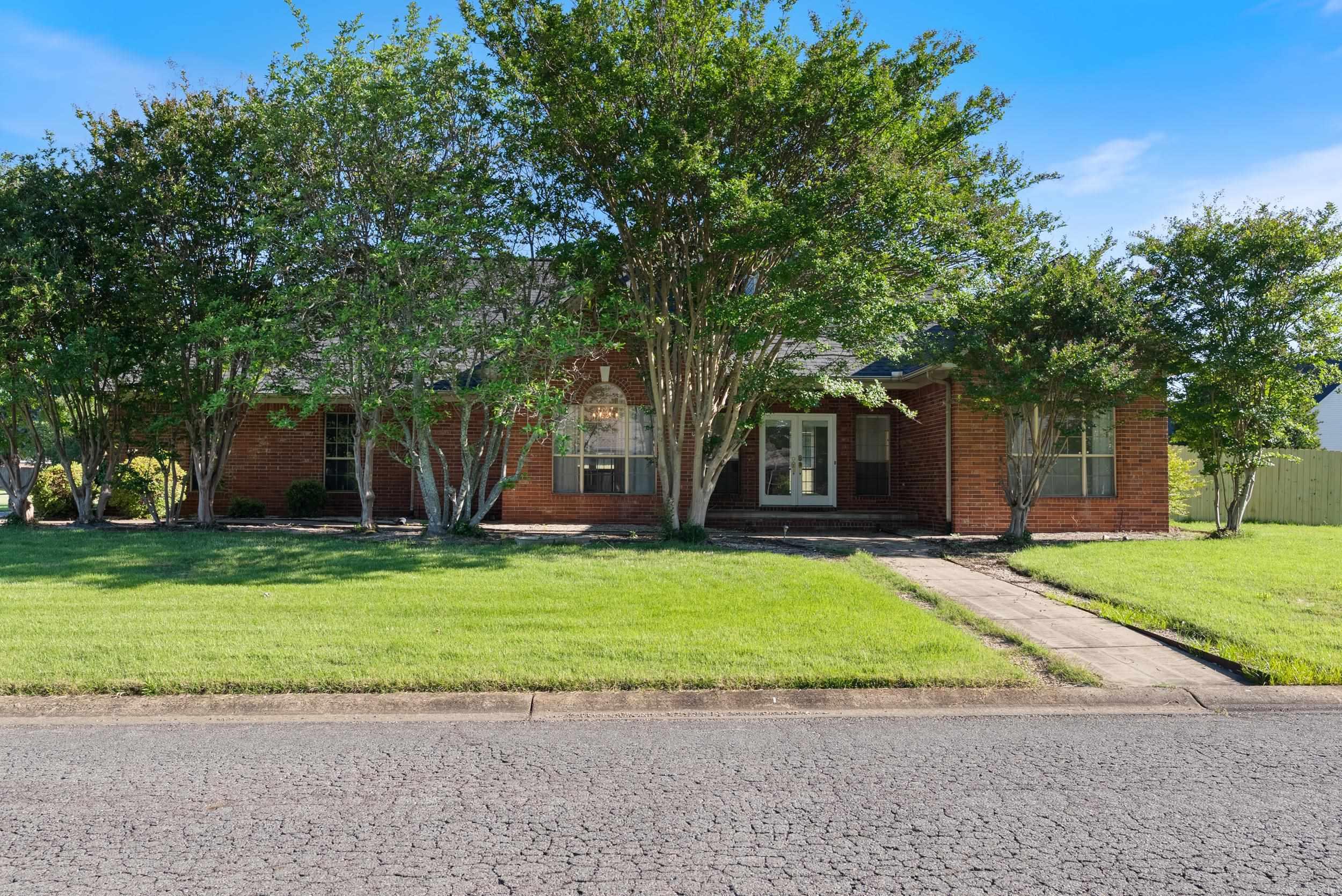 930  Enderlin  Conway, AR