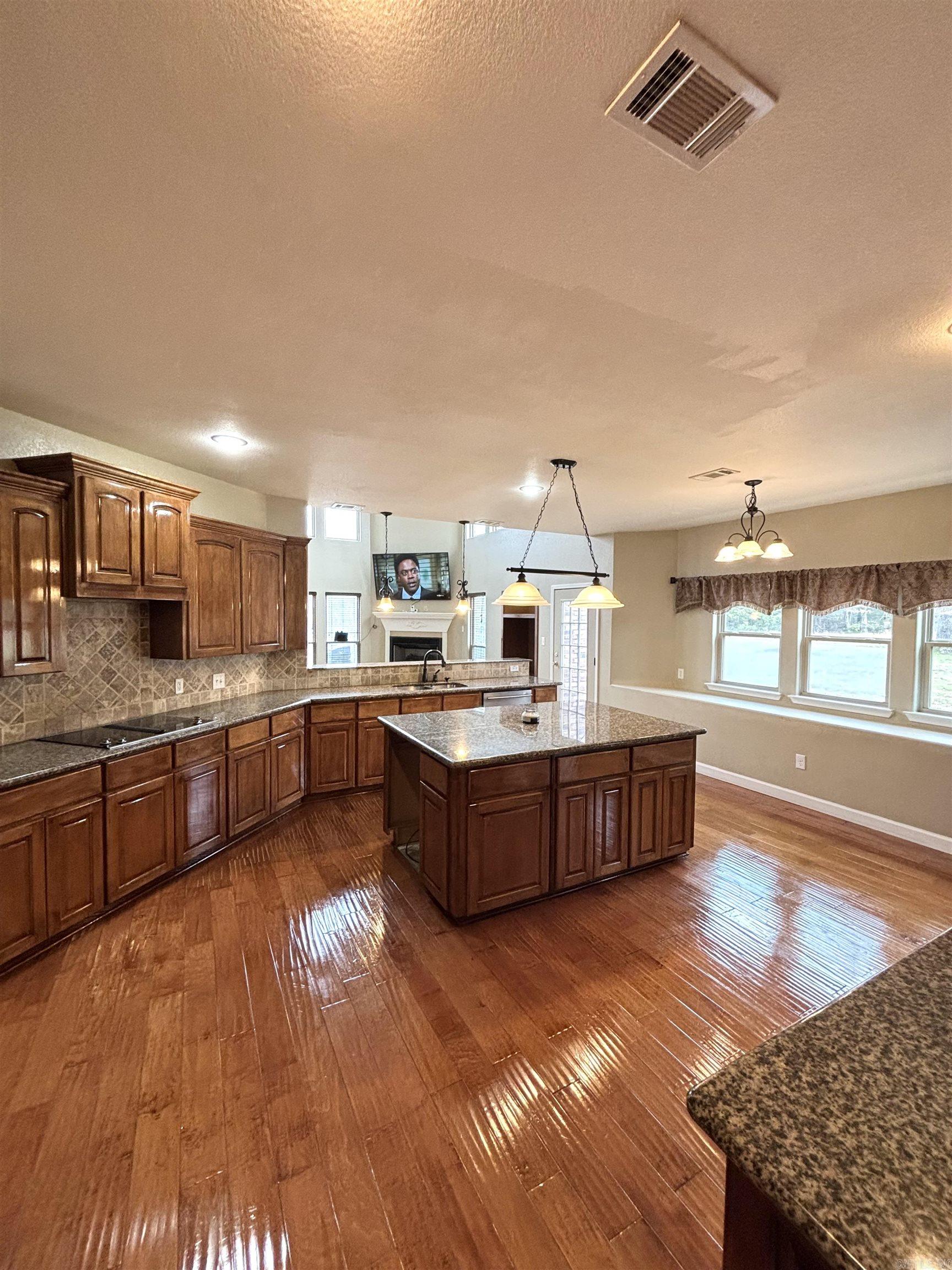 10  Carey Ct  Plummerville, AR