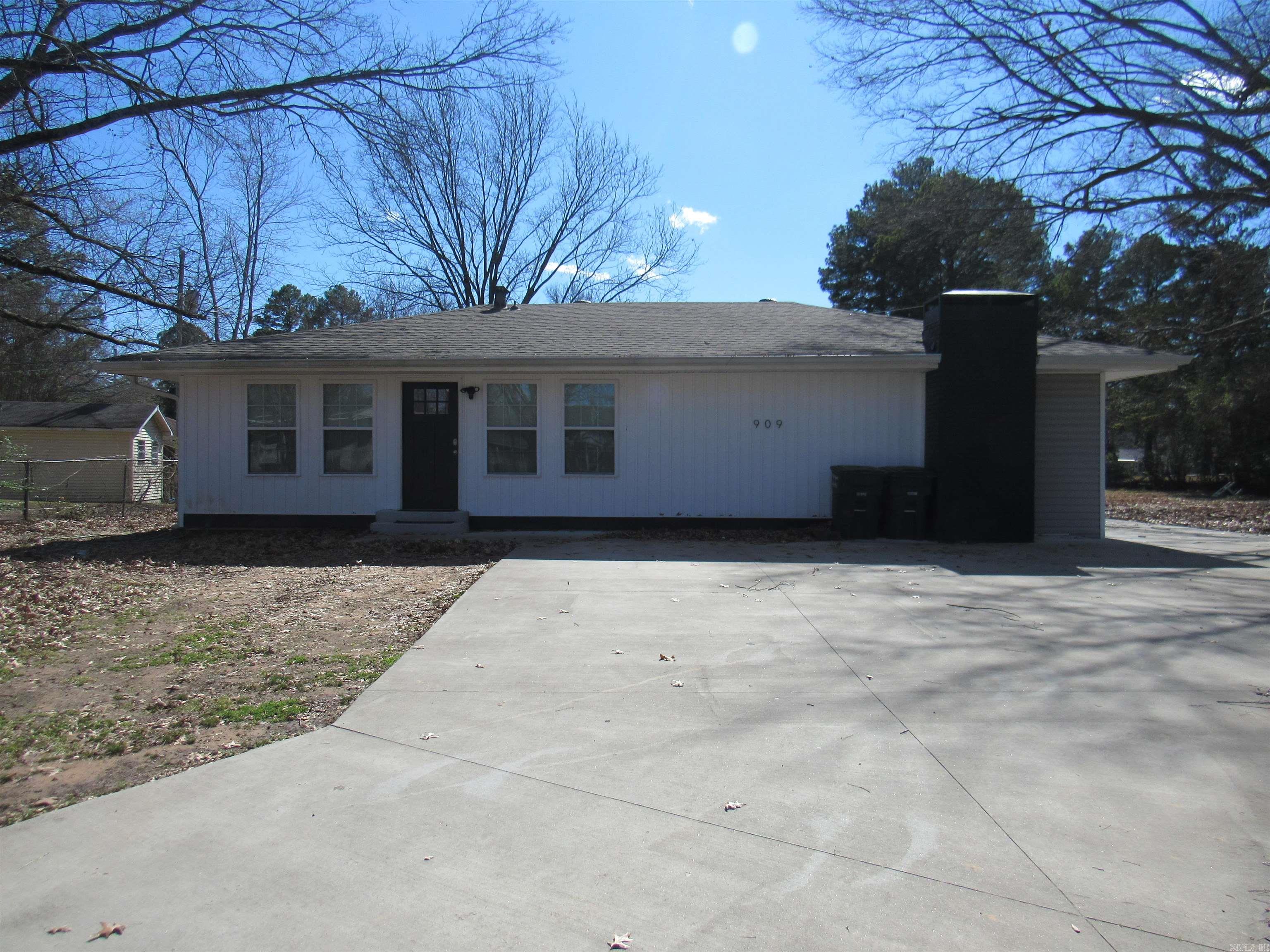 909  Shall  Jacksonville, AR