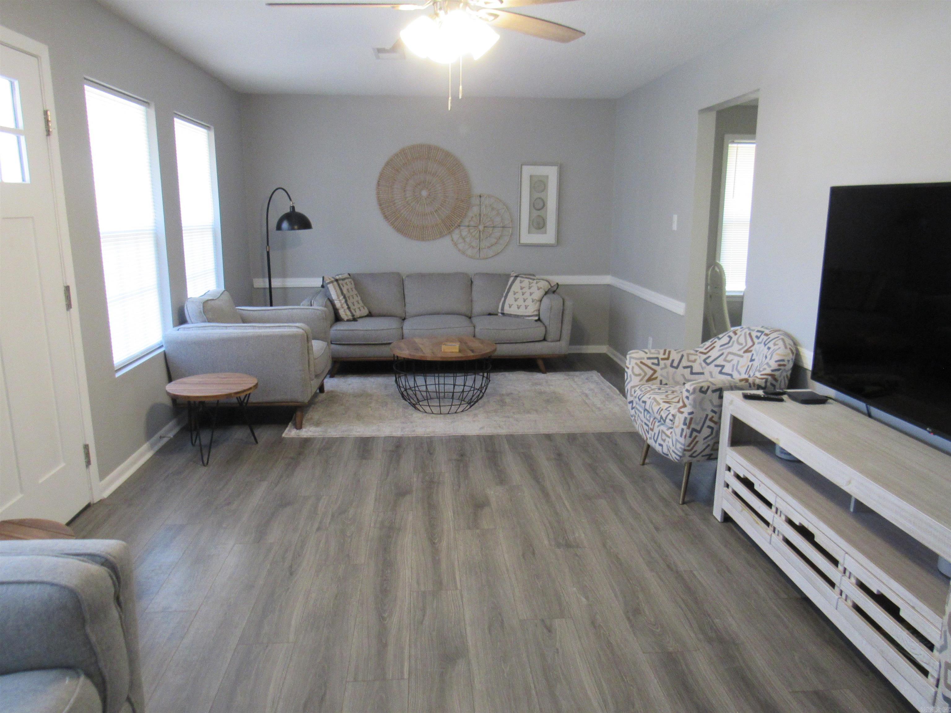 909  Shall  Jacksonville, AR