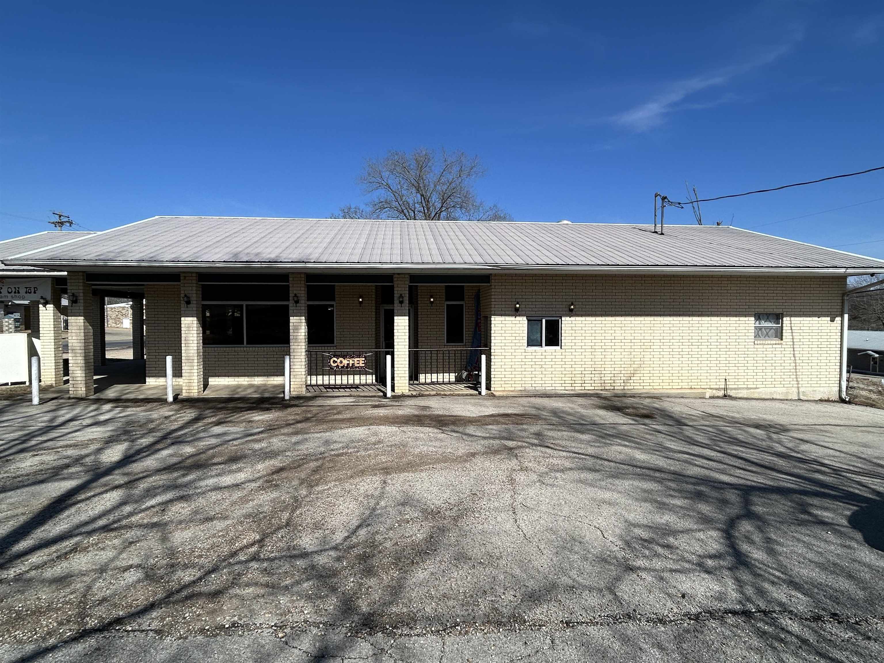 304 S Market Street  Alton, MO
