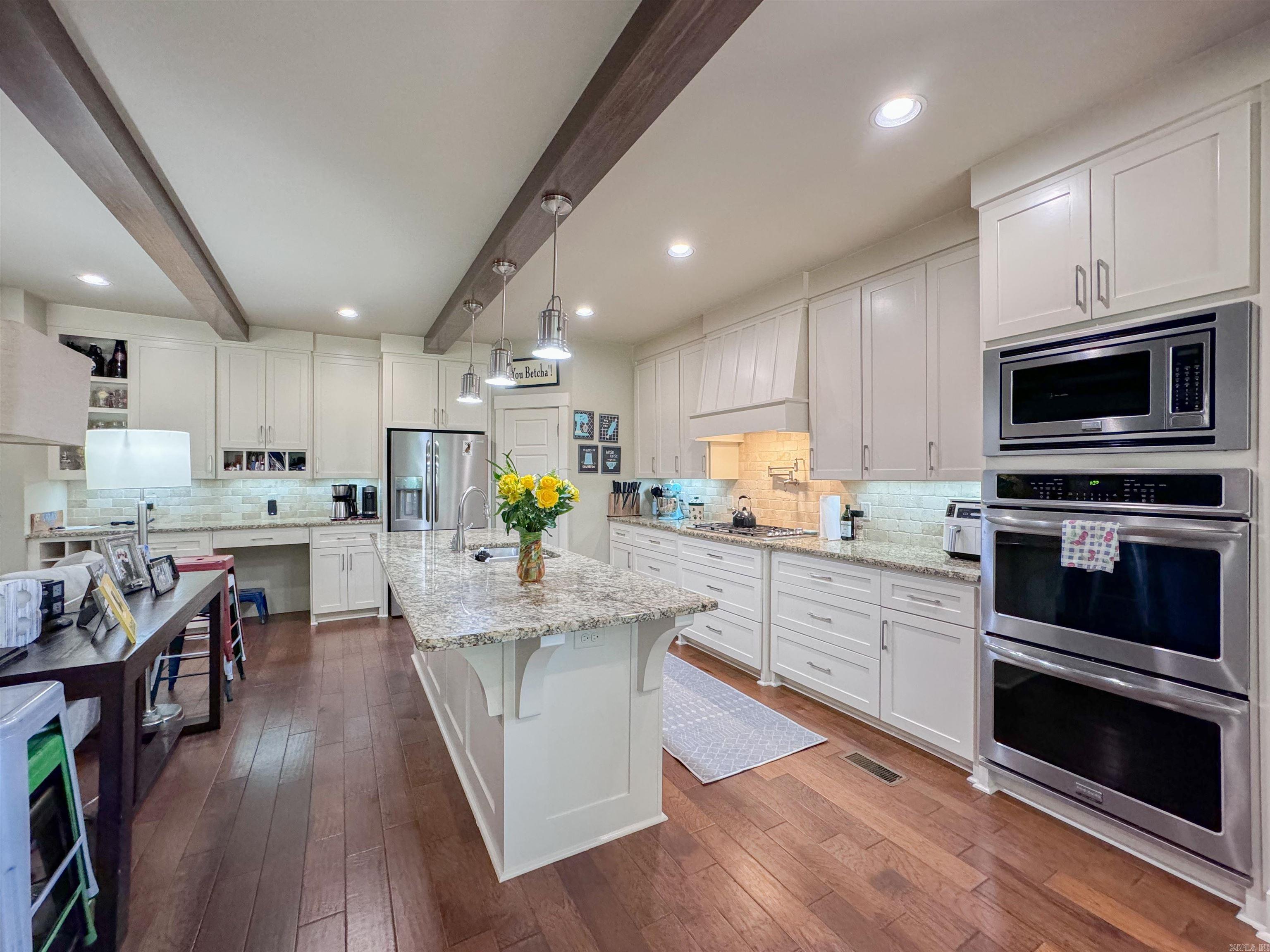 1011  MILLER  Benton, AR