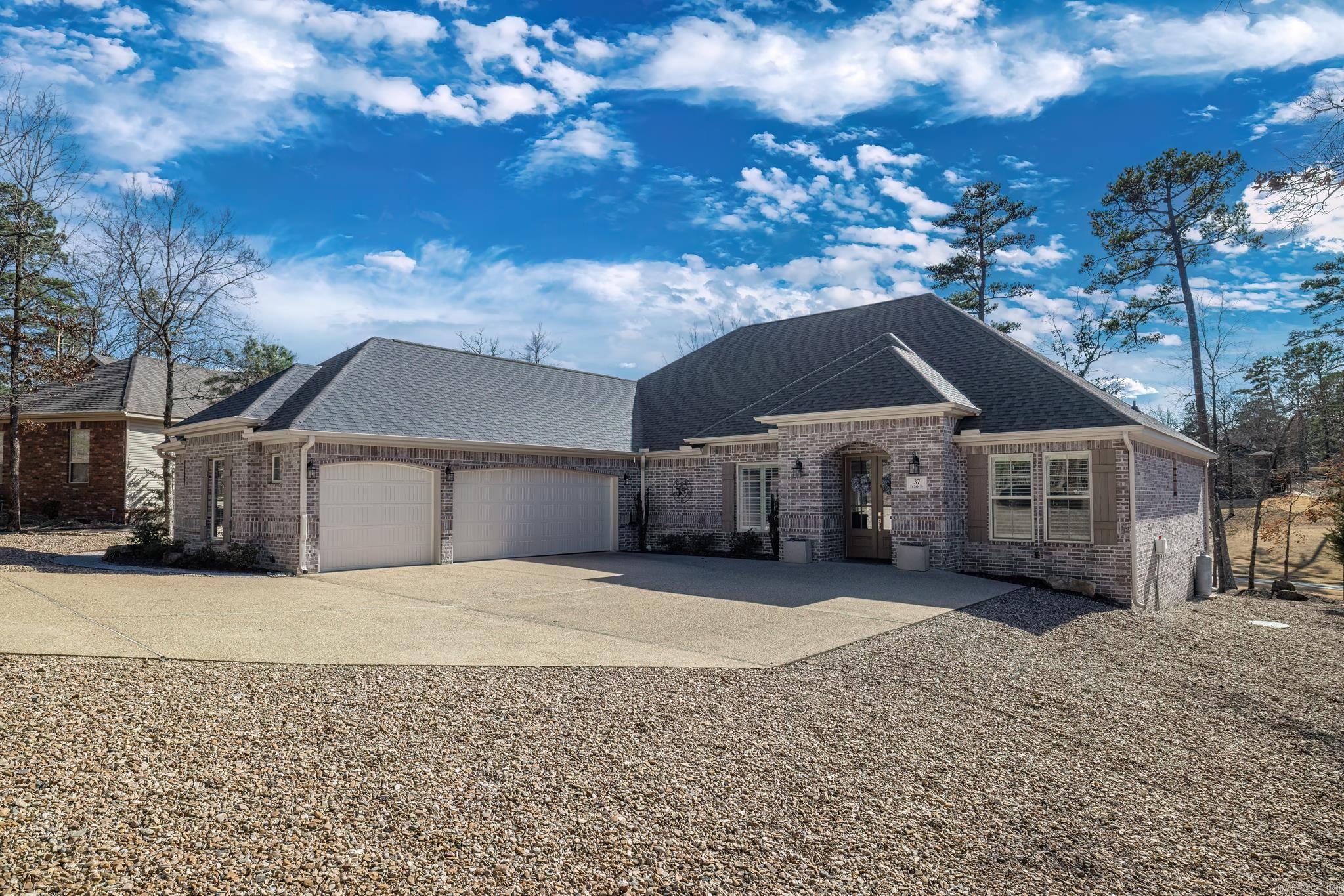 37  Fachado  Hot Springs Village, AR