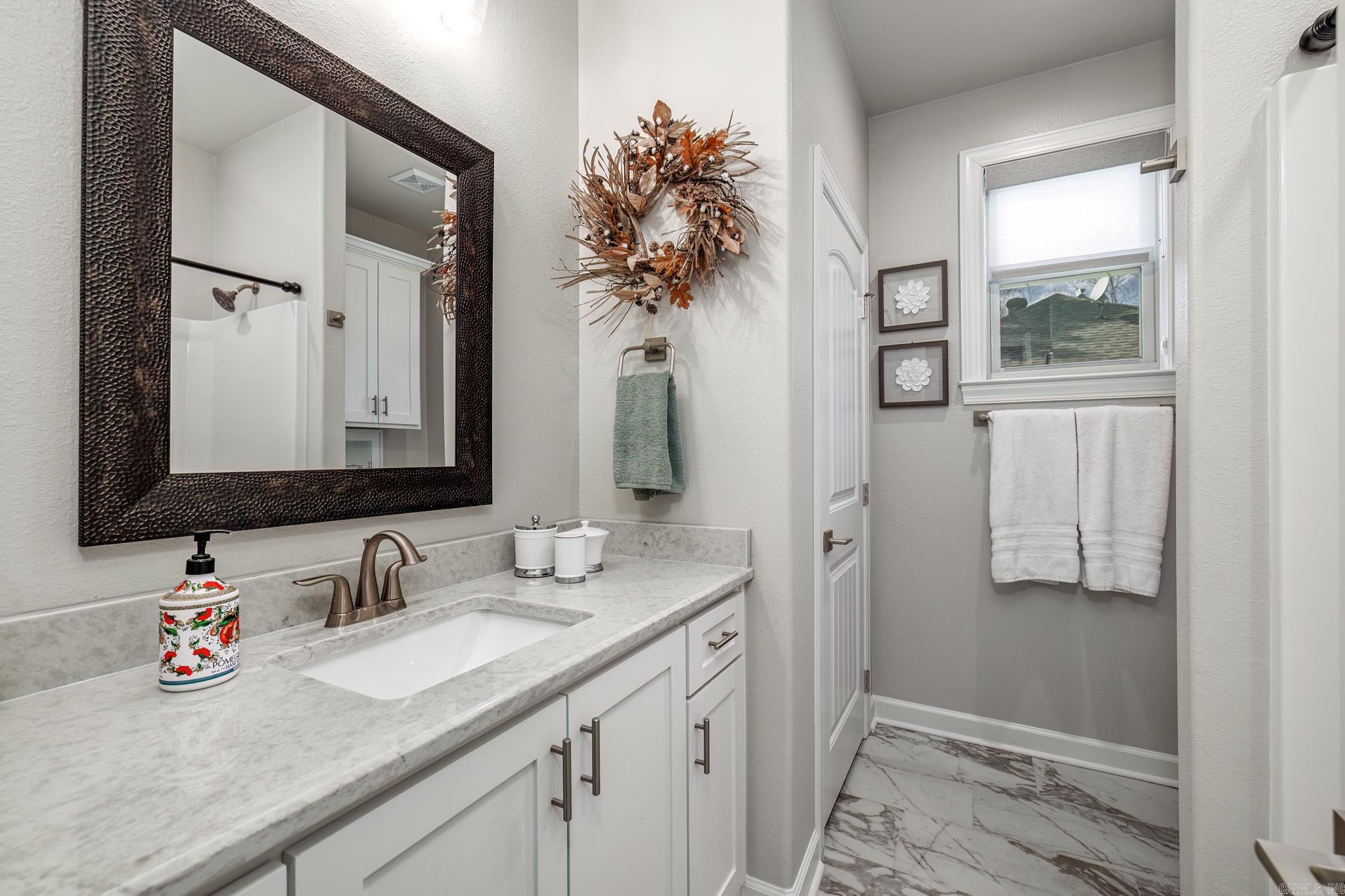 37  Fachado  Hot Springs Village, AR