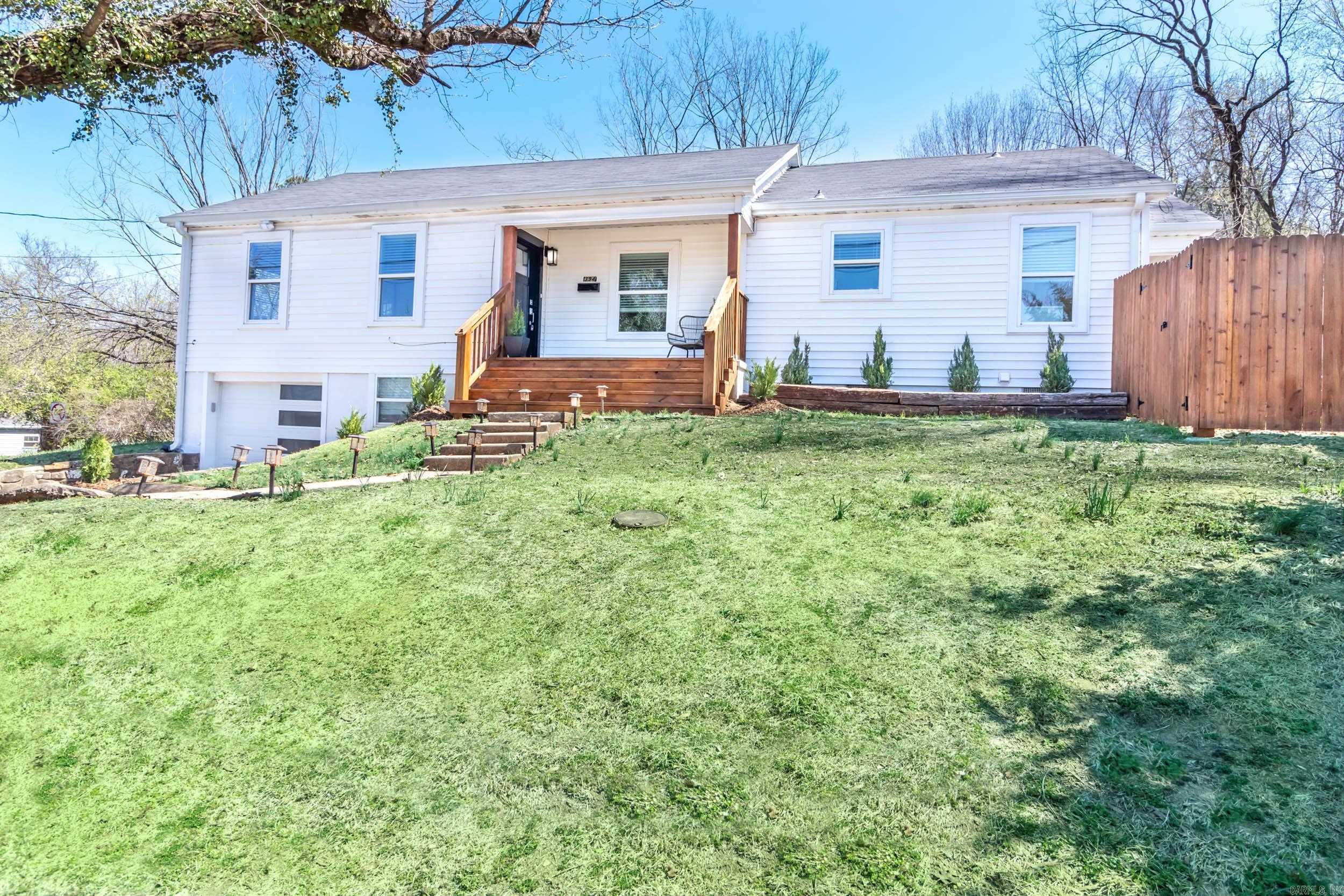 394 N Fletcher  Fayetteville, AR